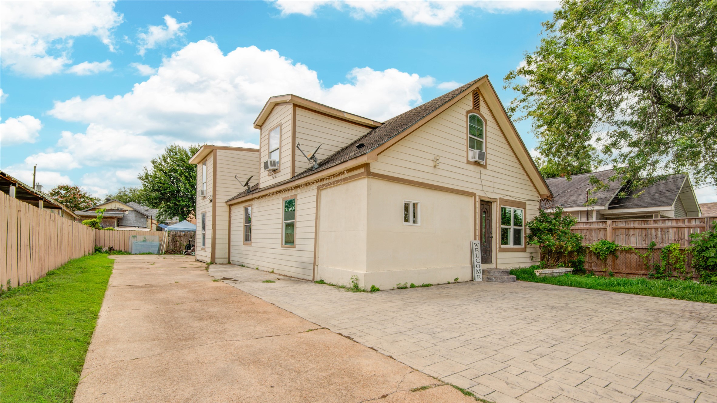 Listing photo 1