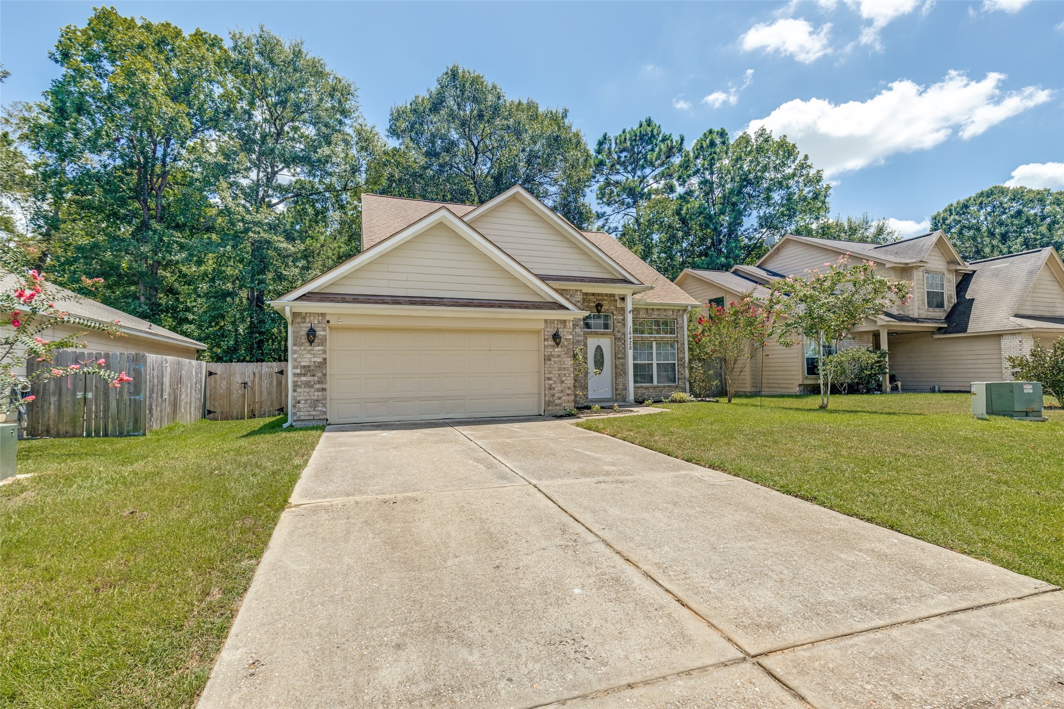 Listing photo 1