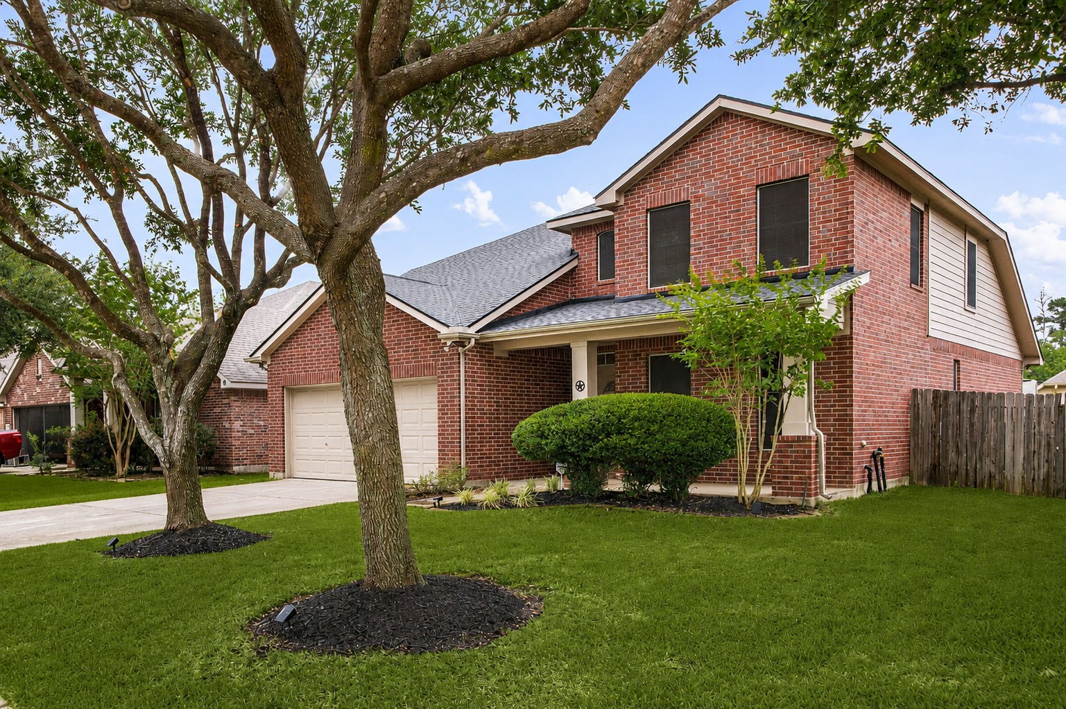 Listing photo 2
