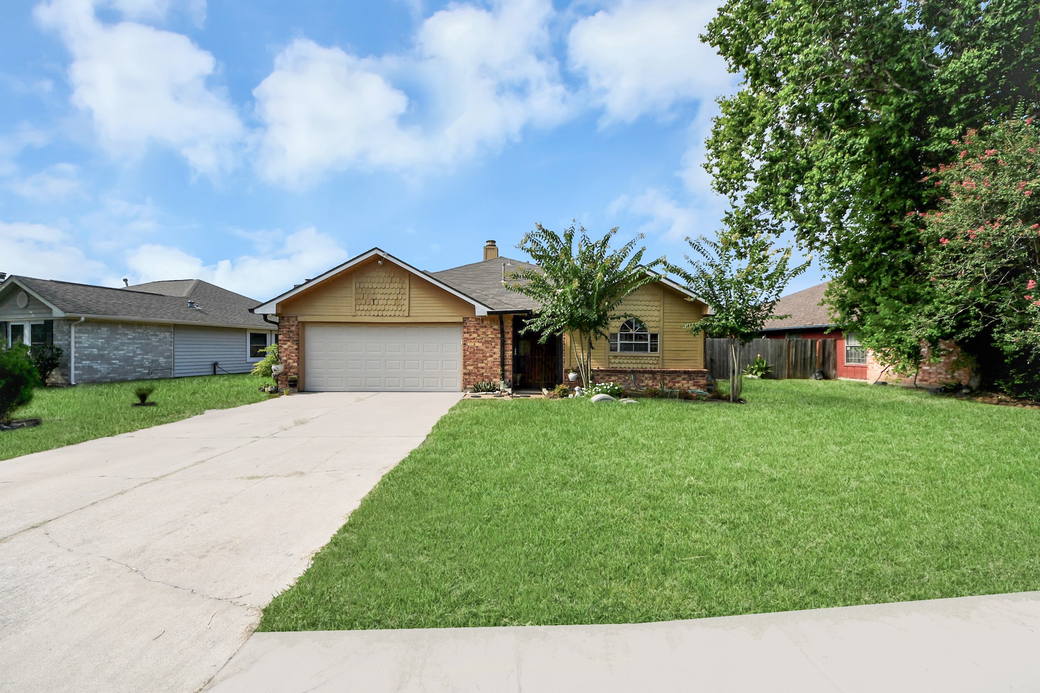 Listing photo 1