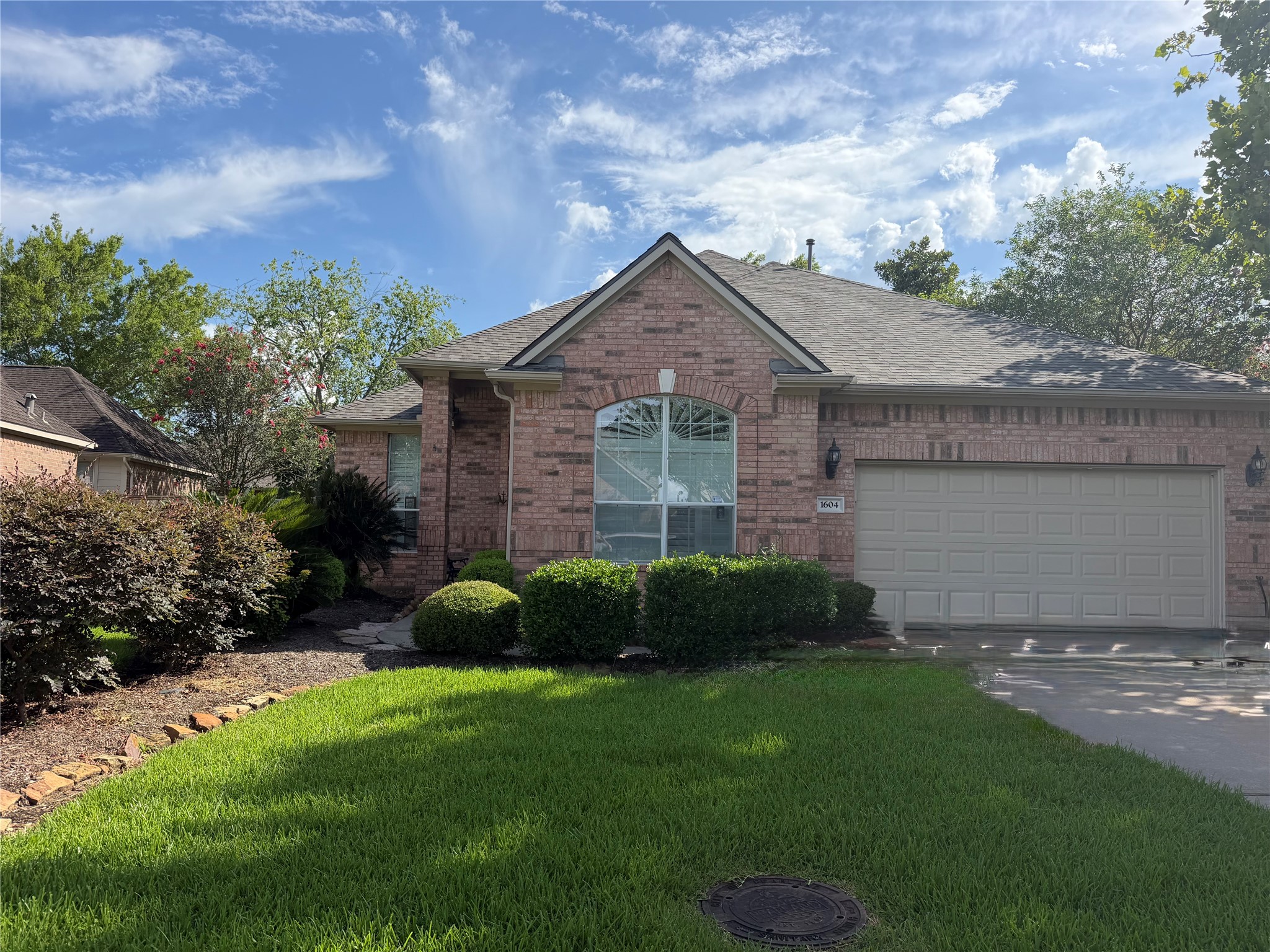 Listing photo 1