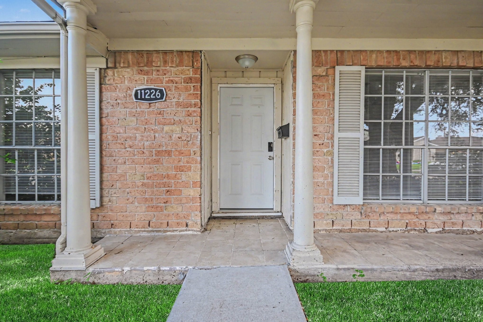 Listing photo 3