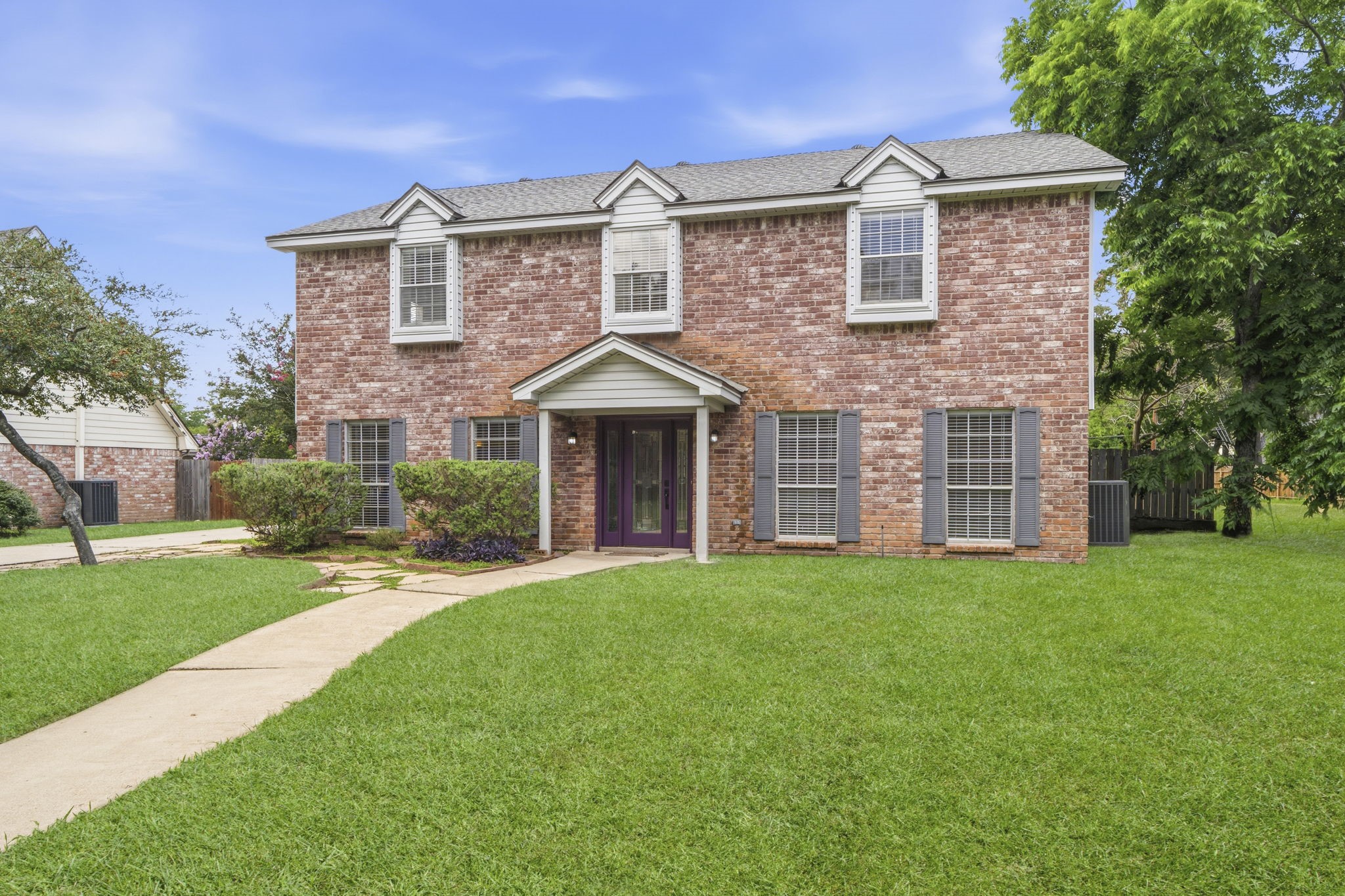 Listing photo 1