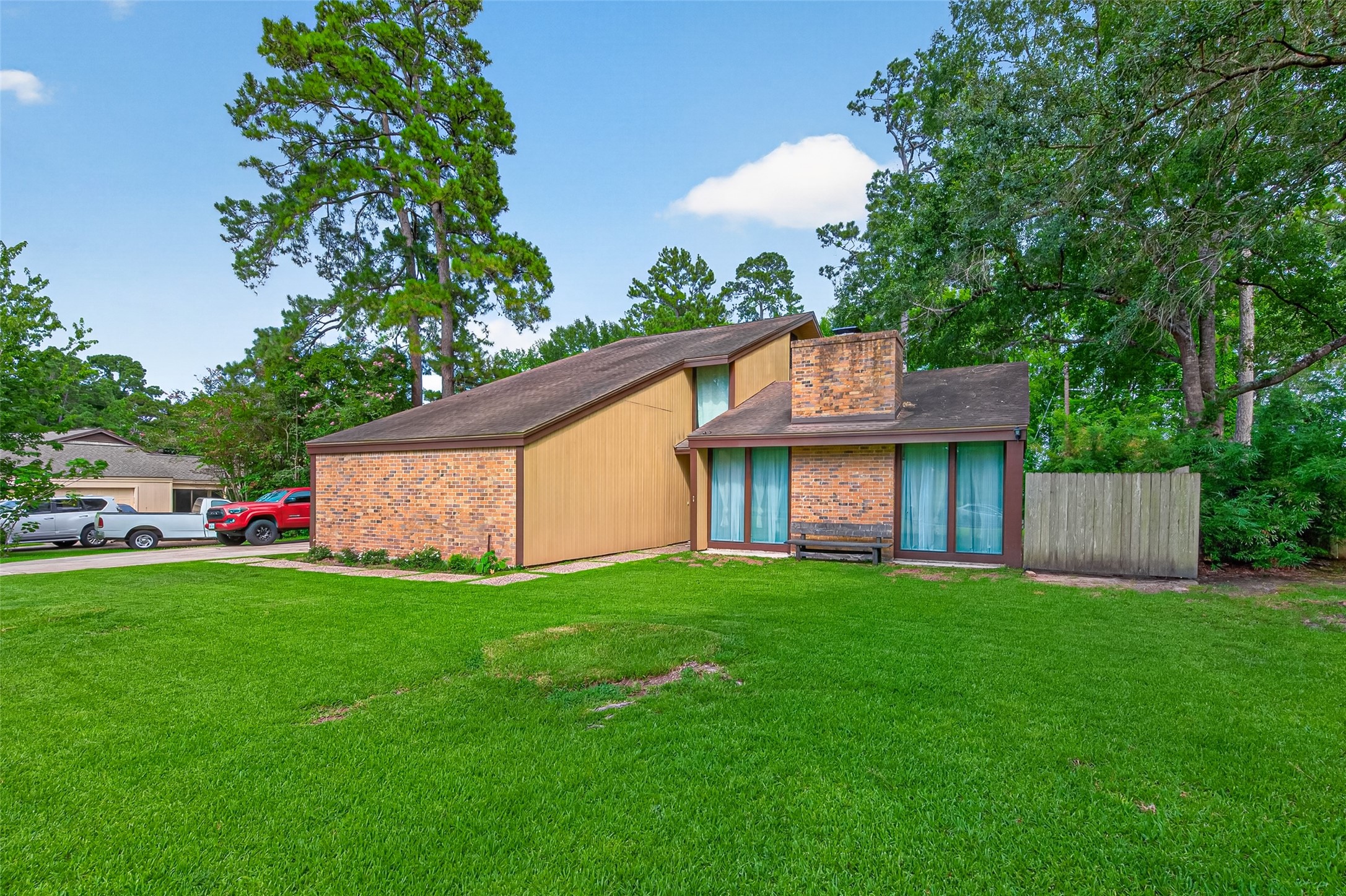 Listing photo 1
