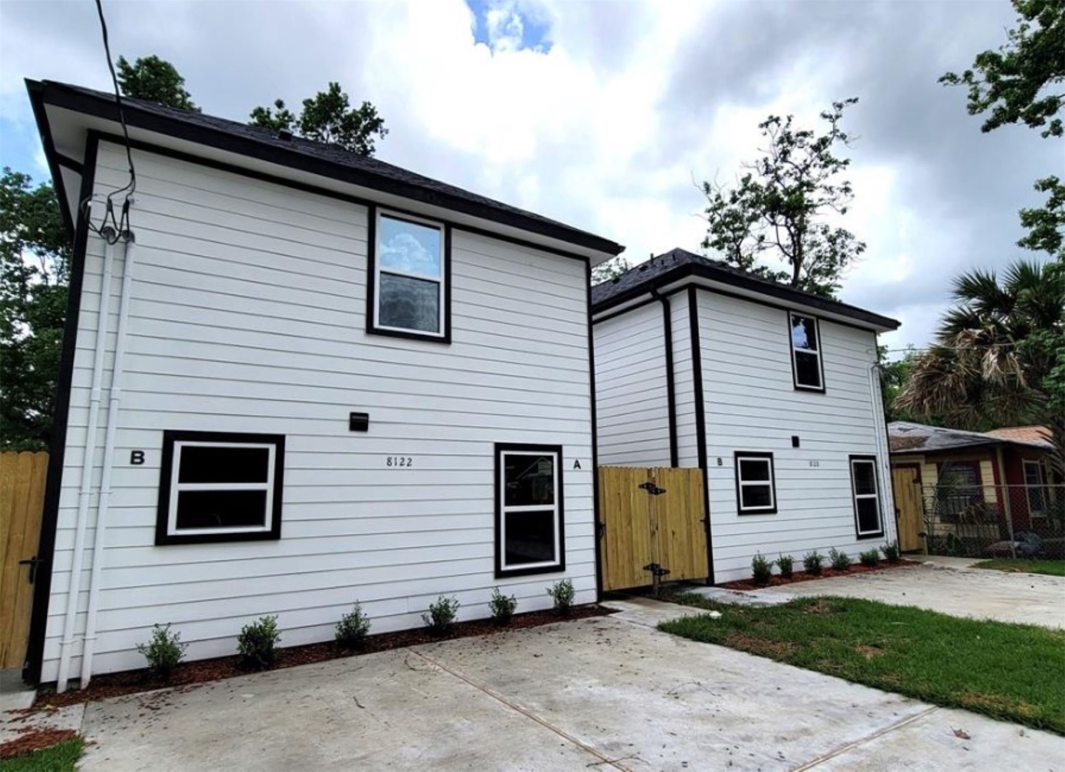 Listing photo 1