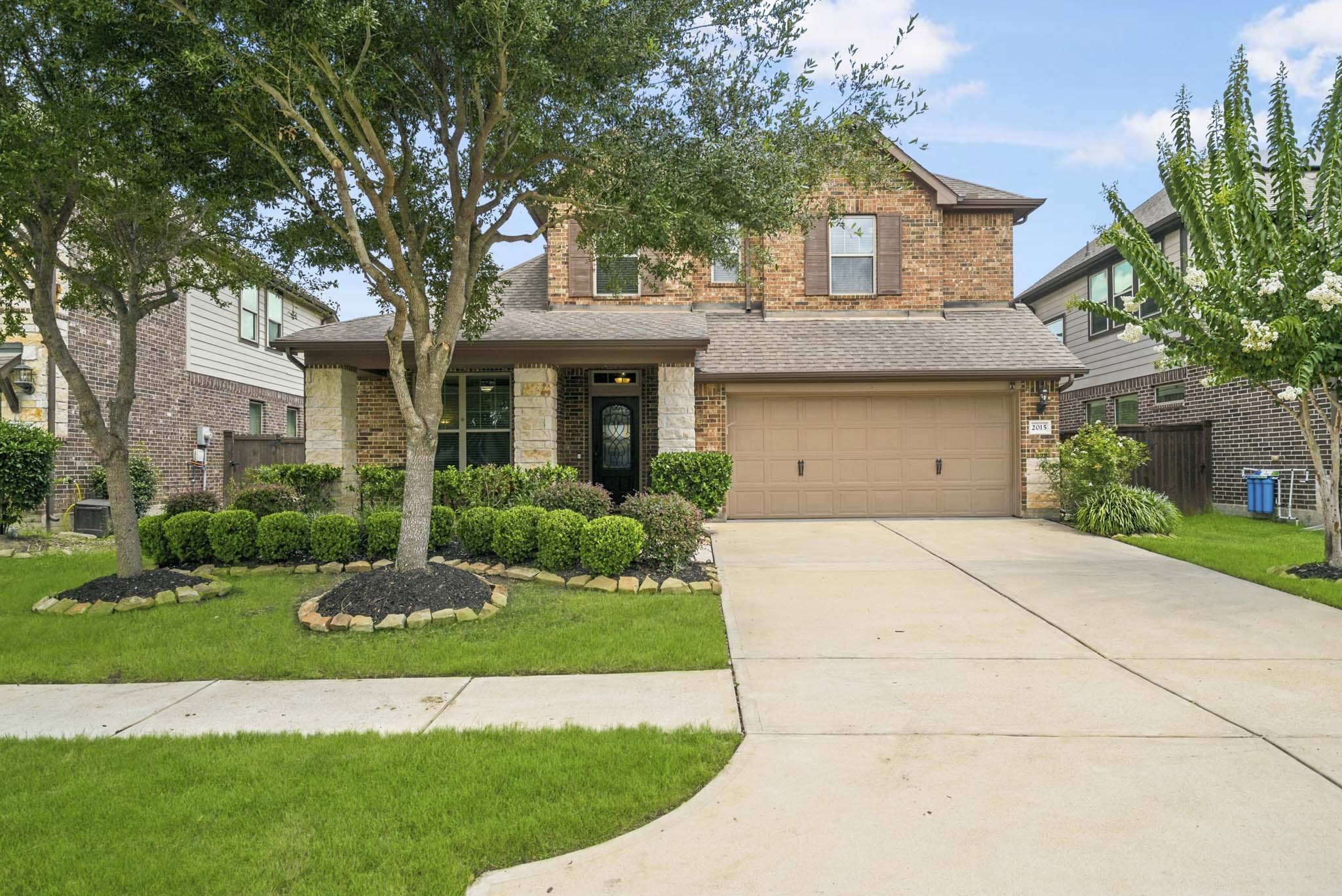 Listing photo 1