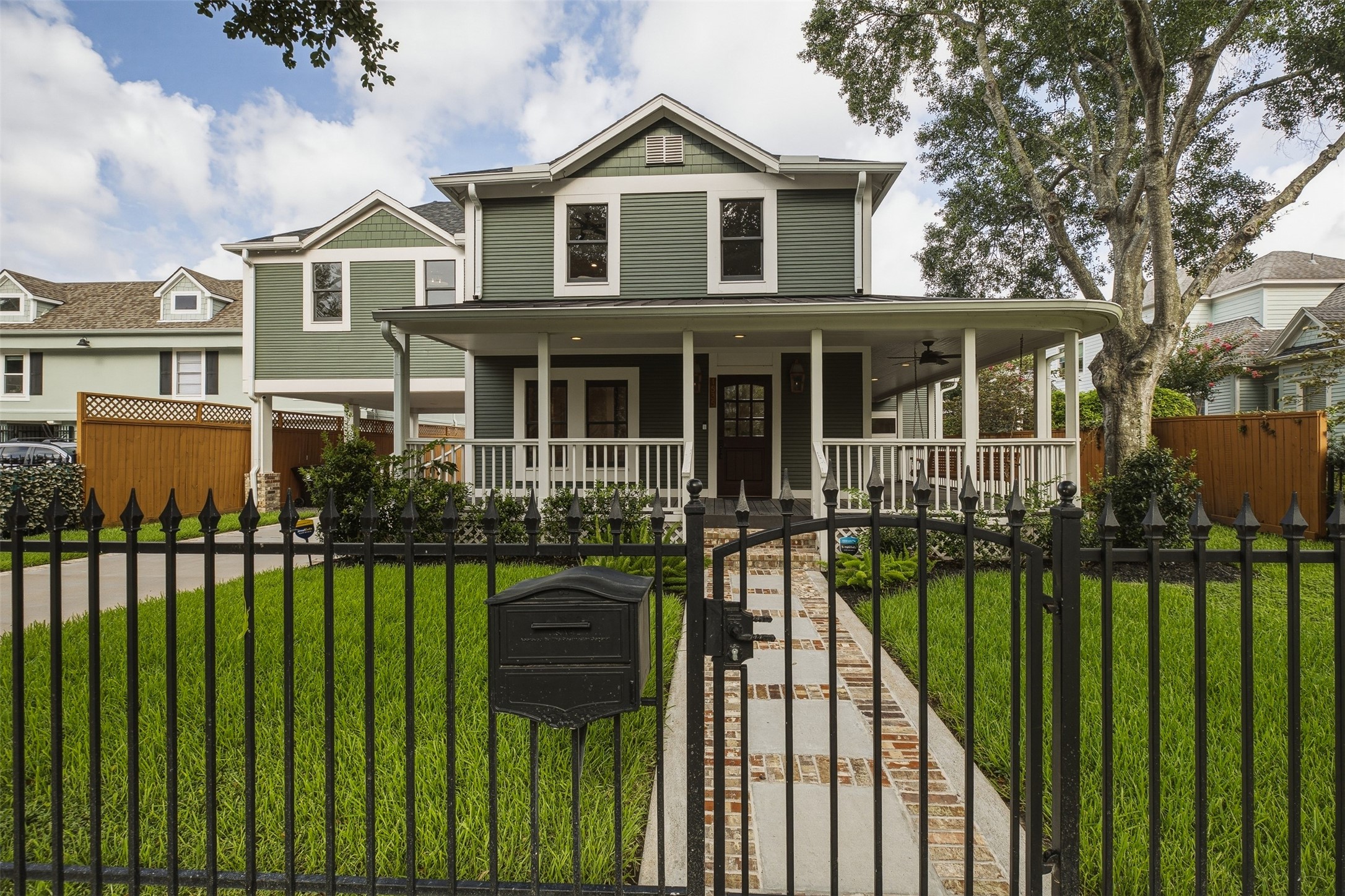 Listing photo 1