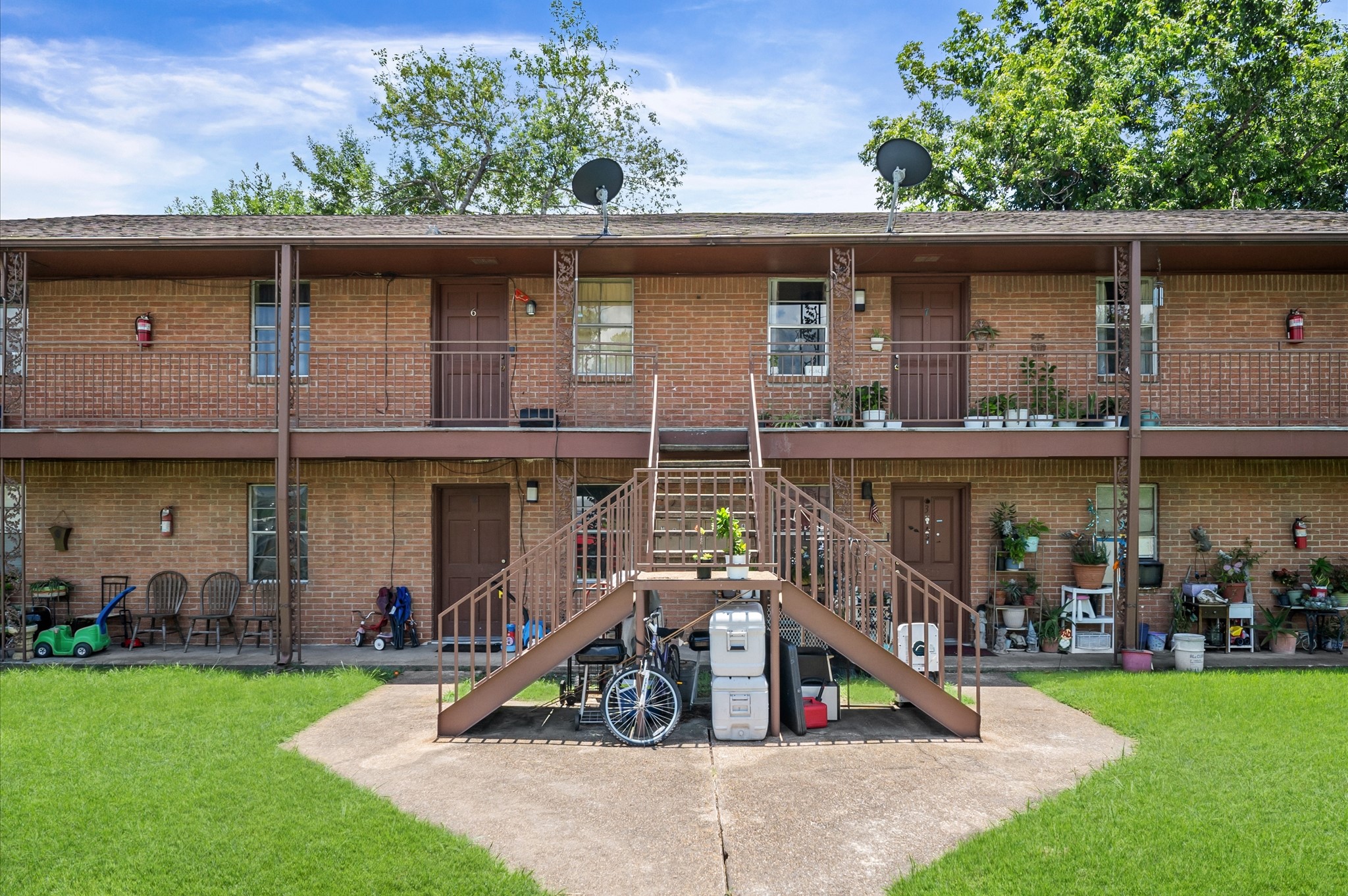 Listing photo 1