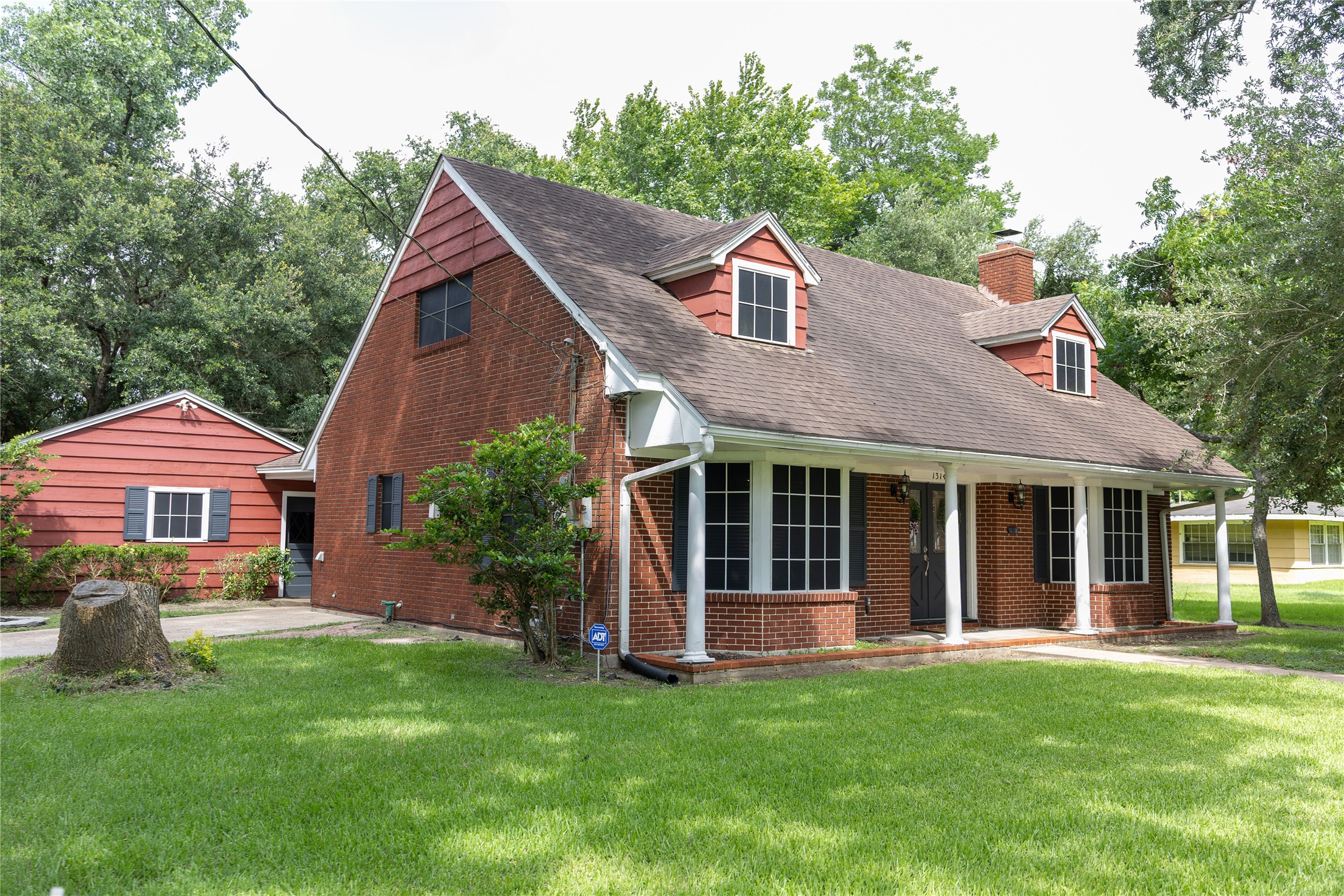 Listing photo 3