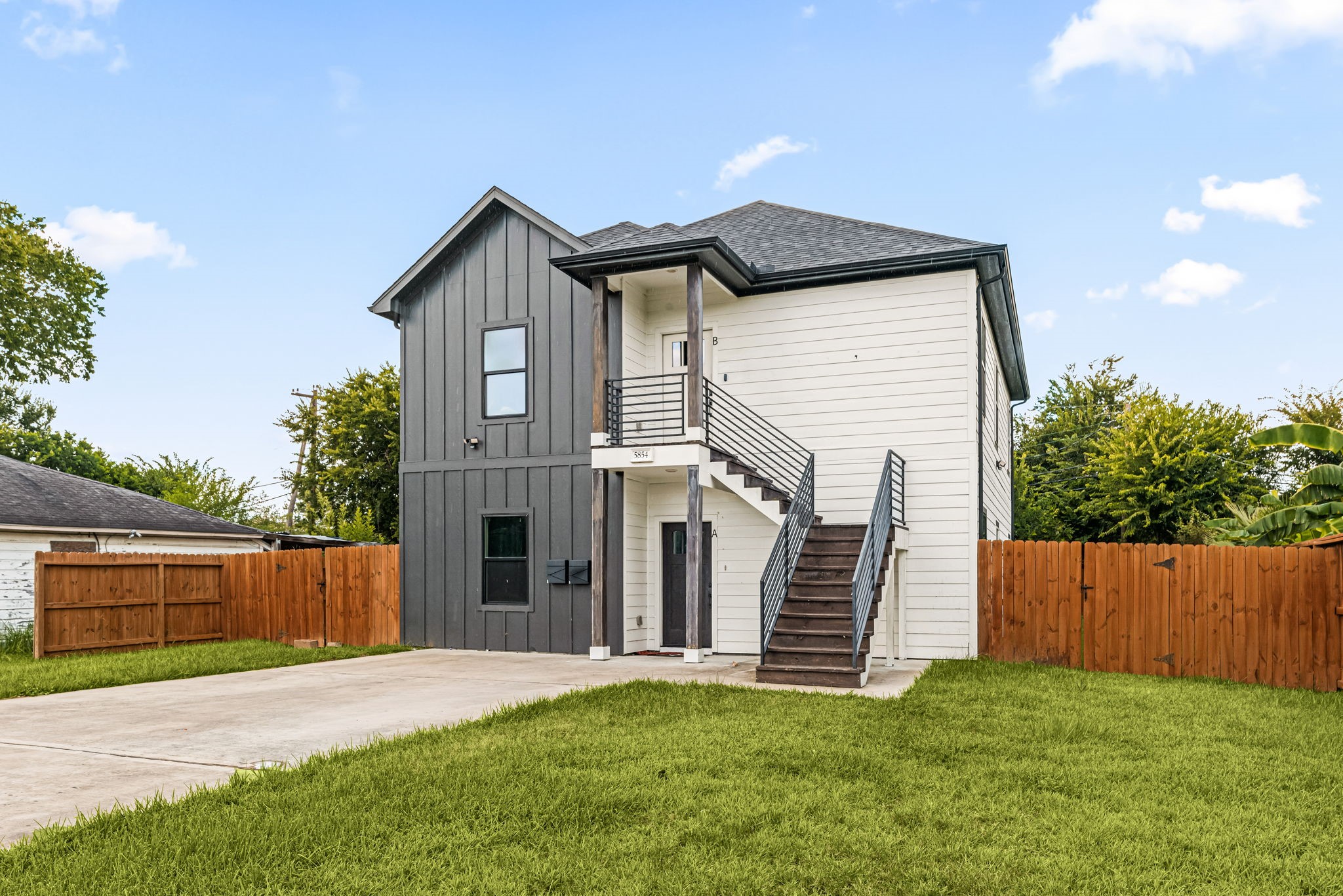 Listing photo 1