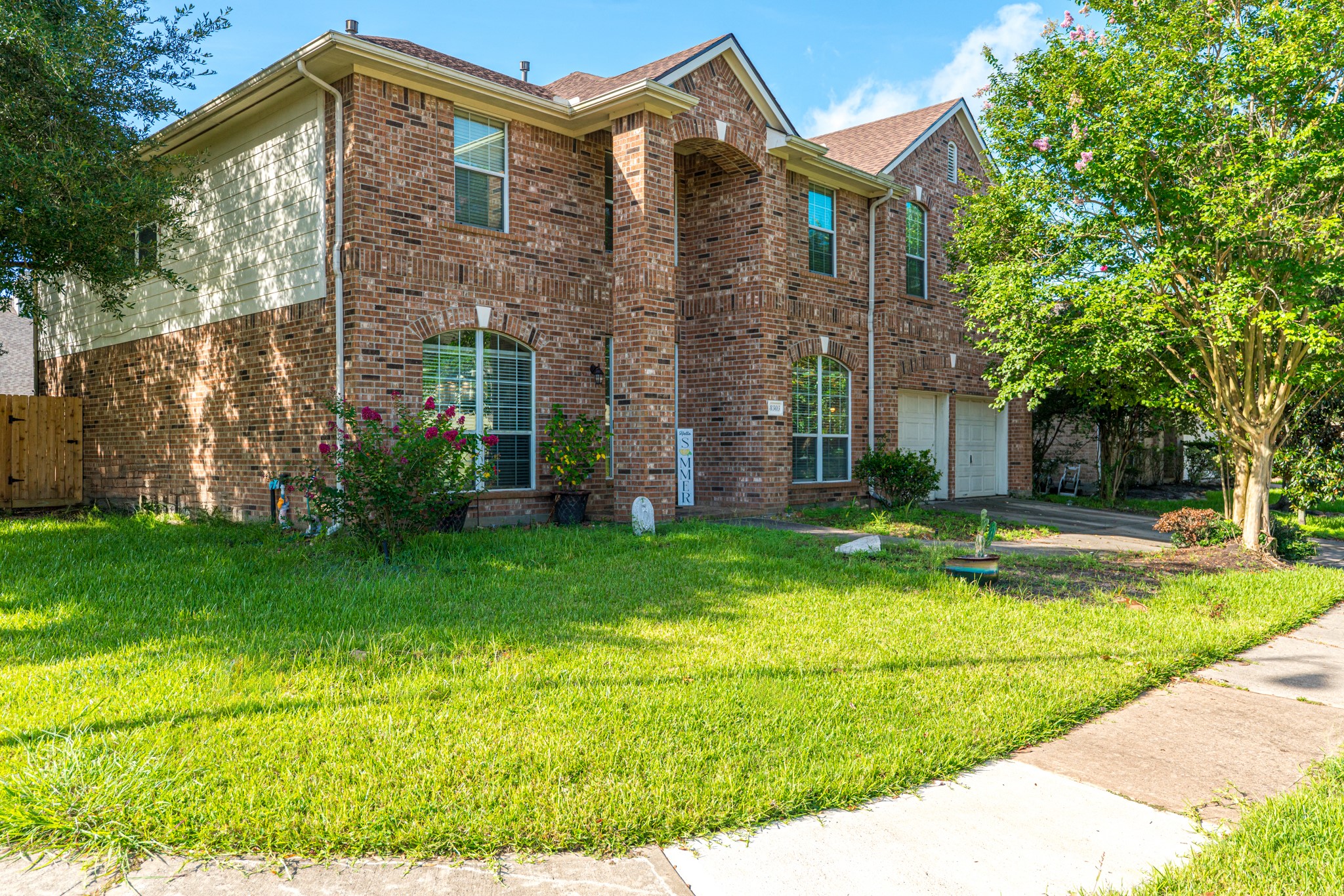 Listing photo 1