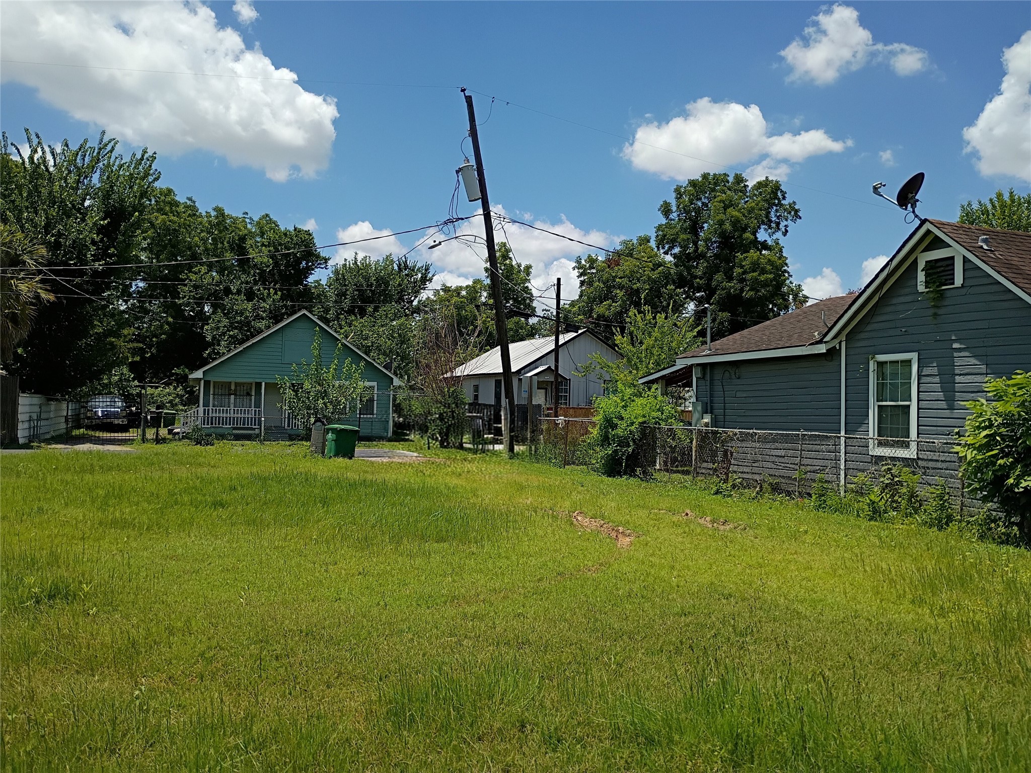 Listing photo 1