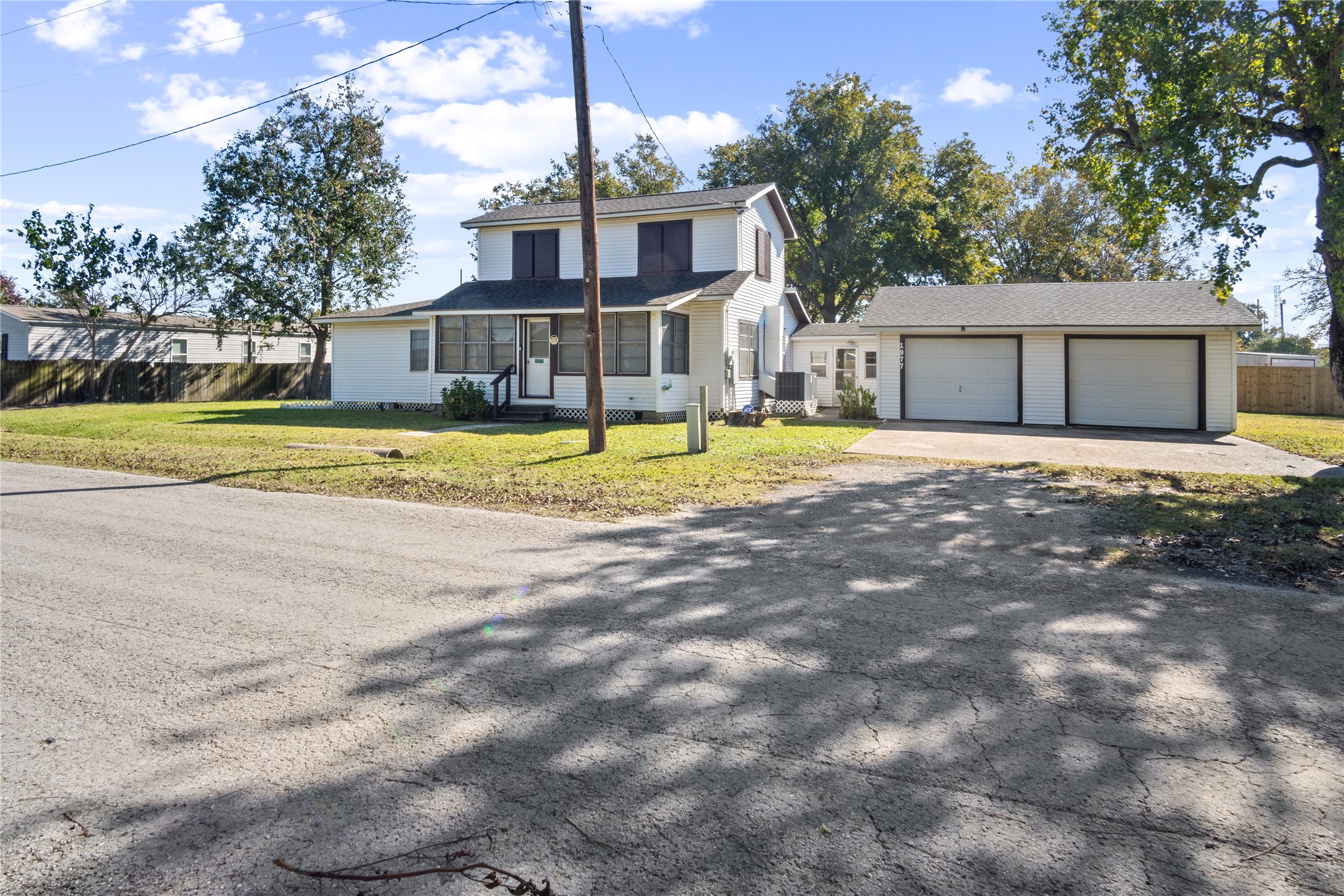 Listing photo 1