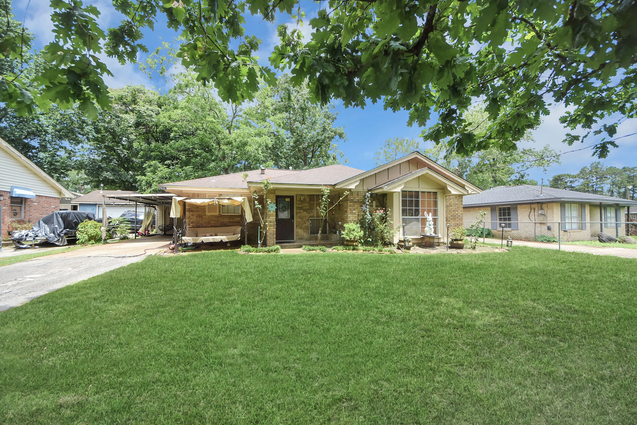 Listing photo 1