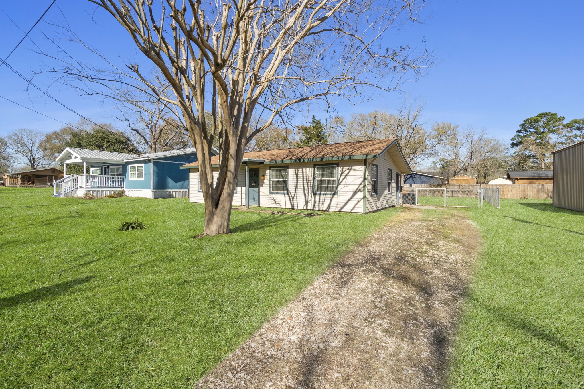 Listing photo 3