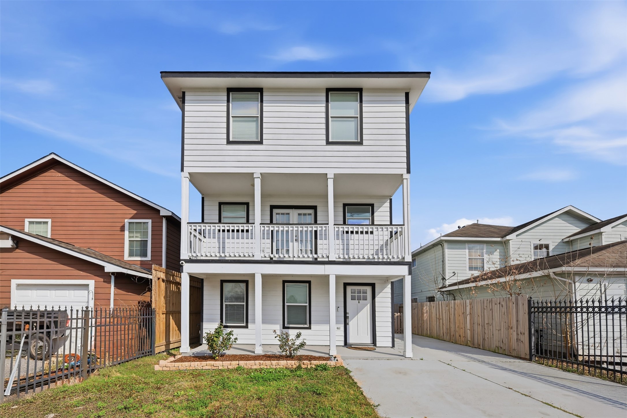 Listing photo 1