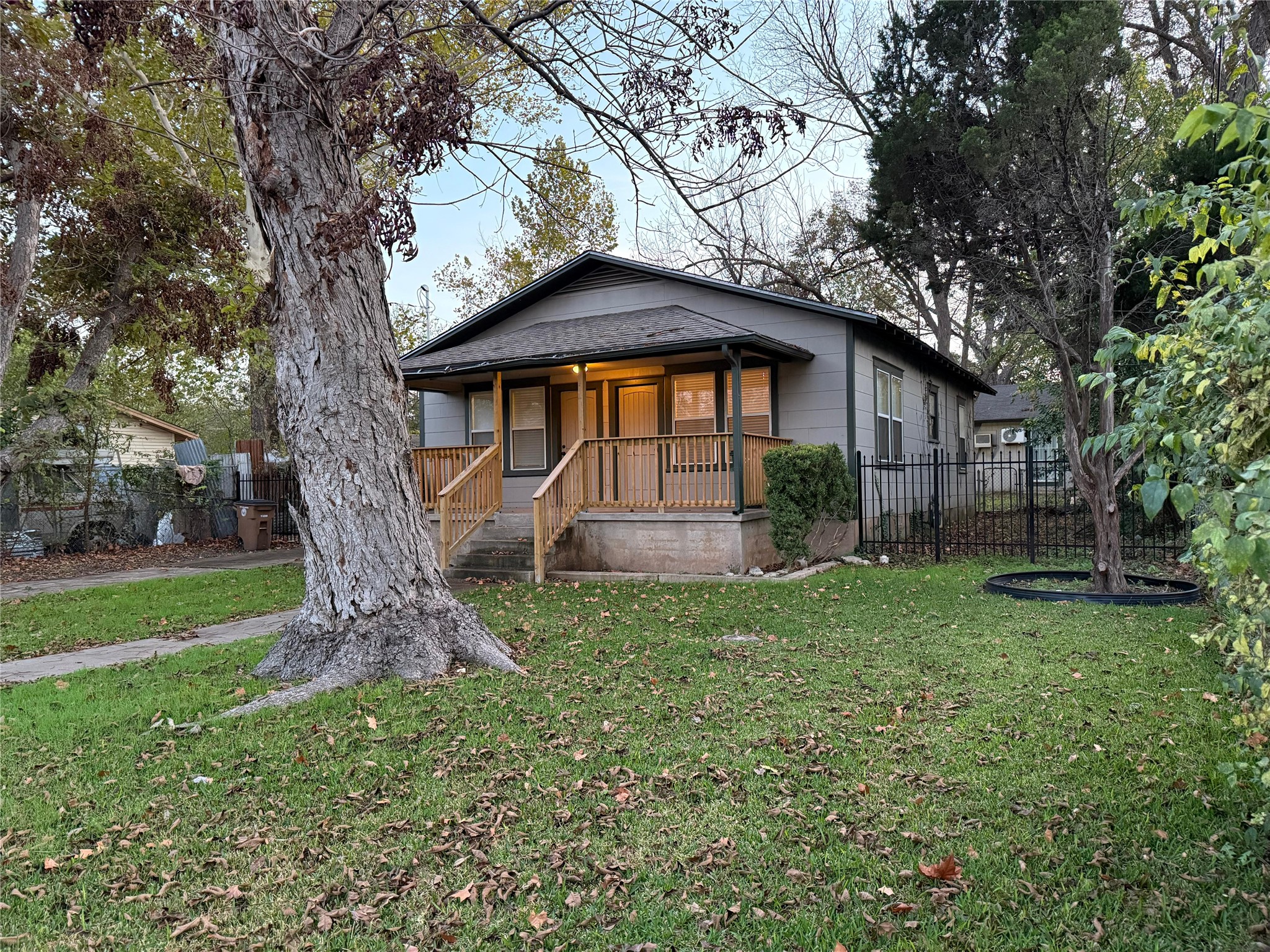 Listing photo 1