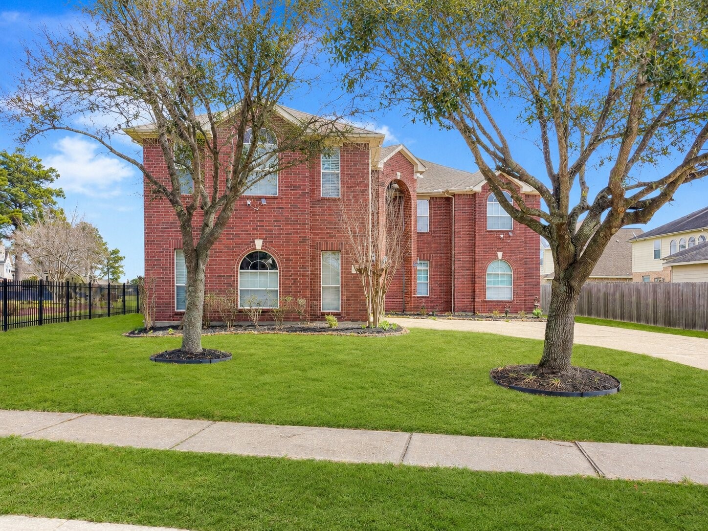 Listing photo 1