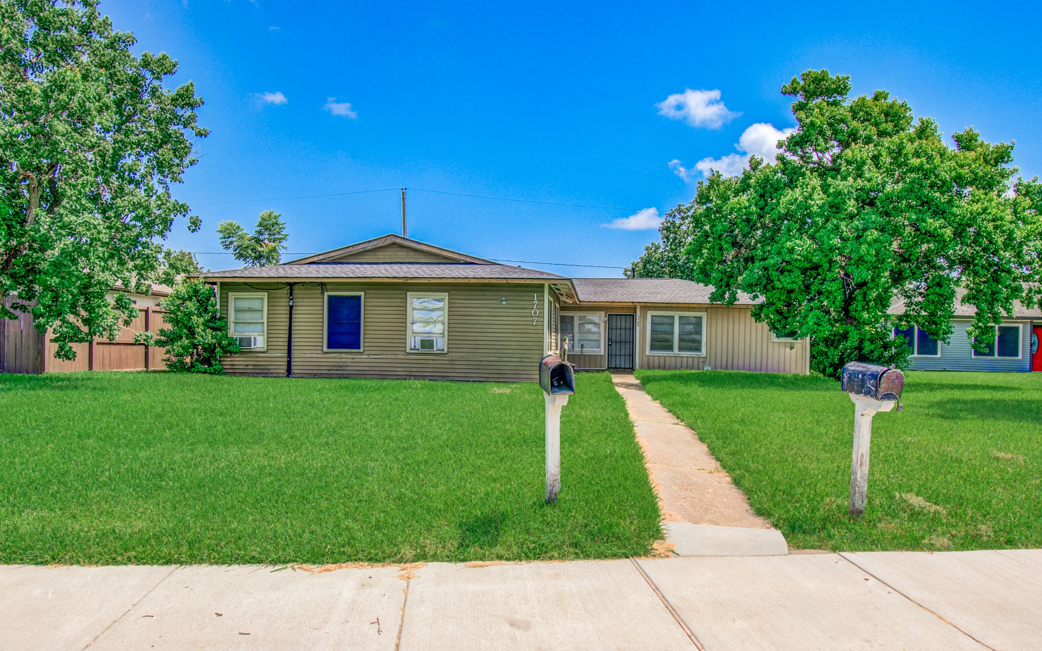 Listing photo 1