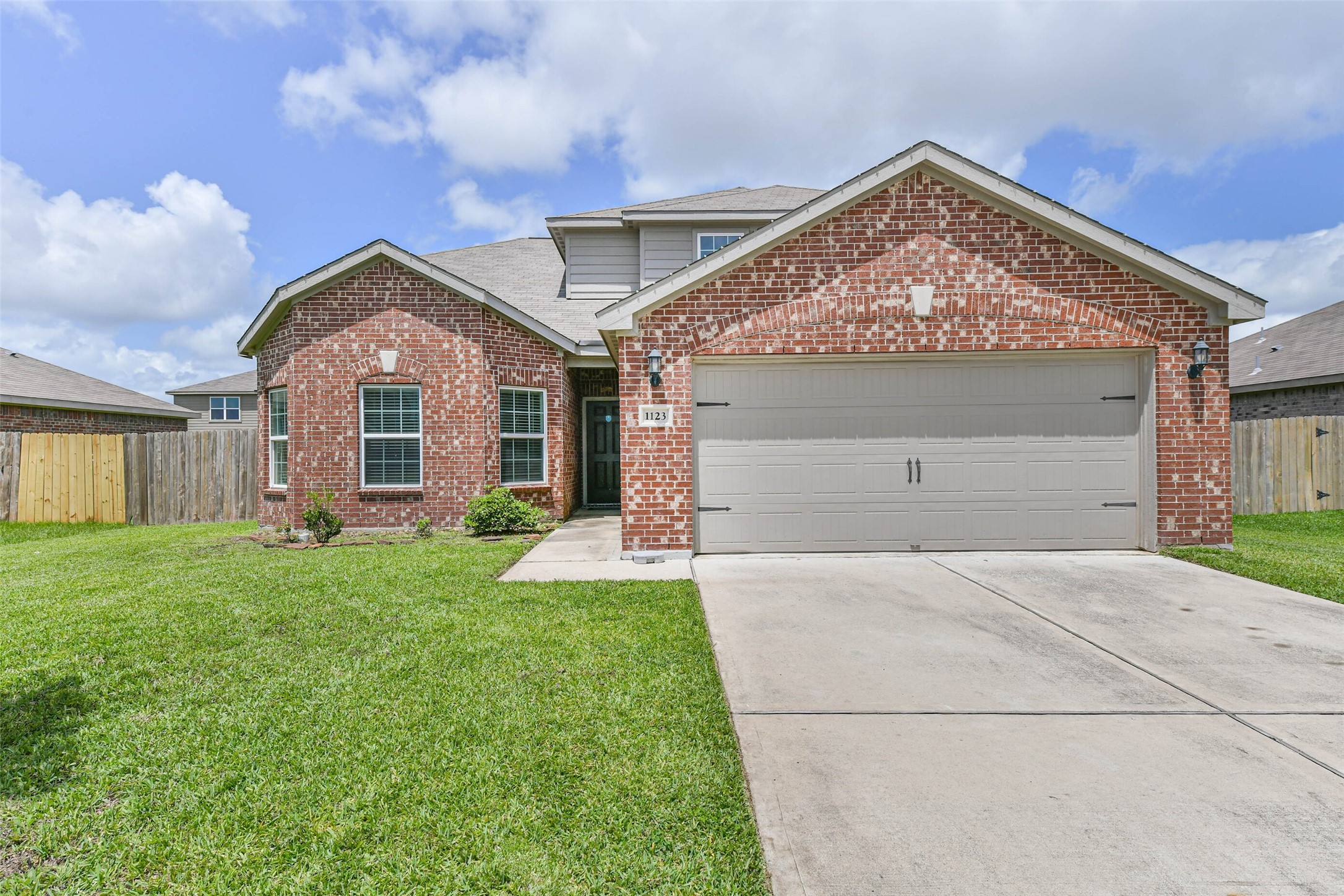 Listing photo 1