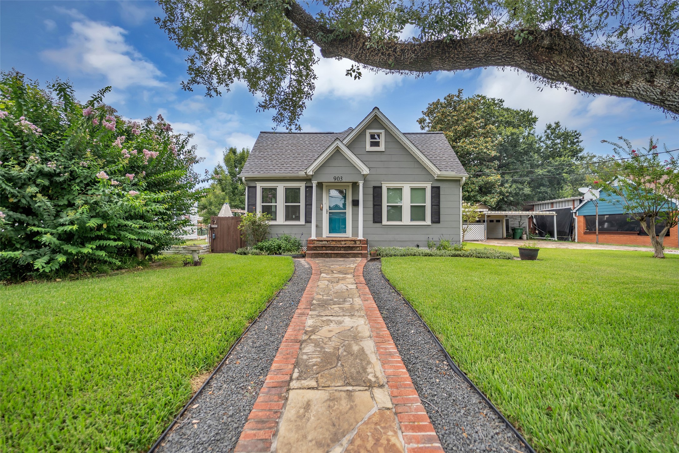 Listing photo 1