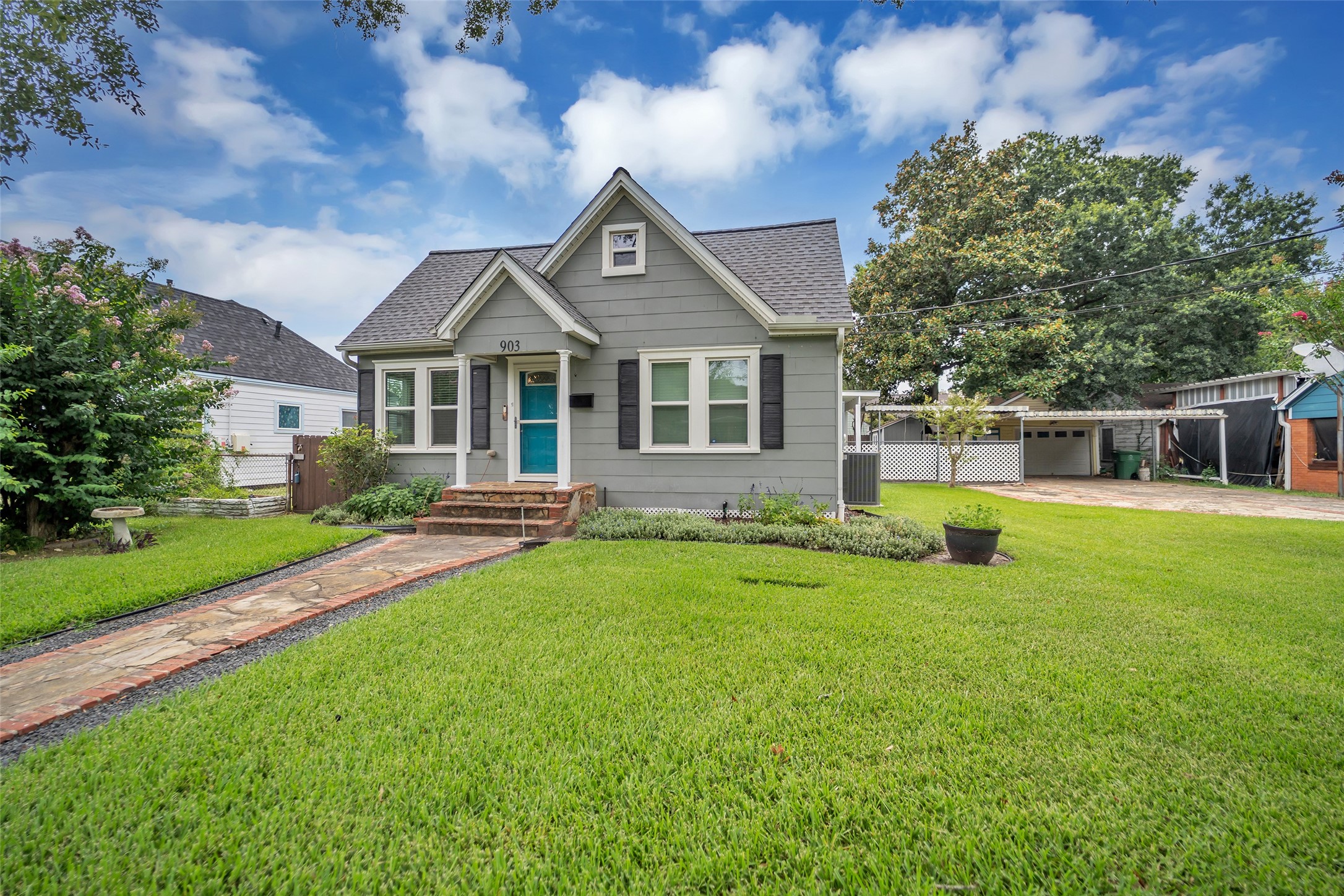 Listing photo 1