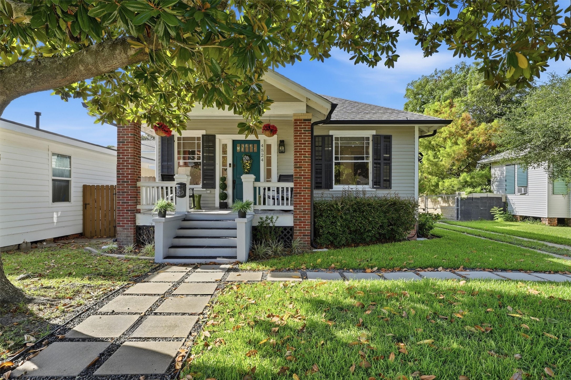 Listing photo 1