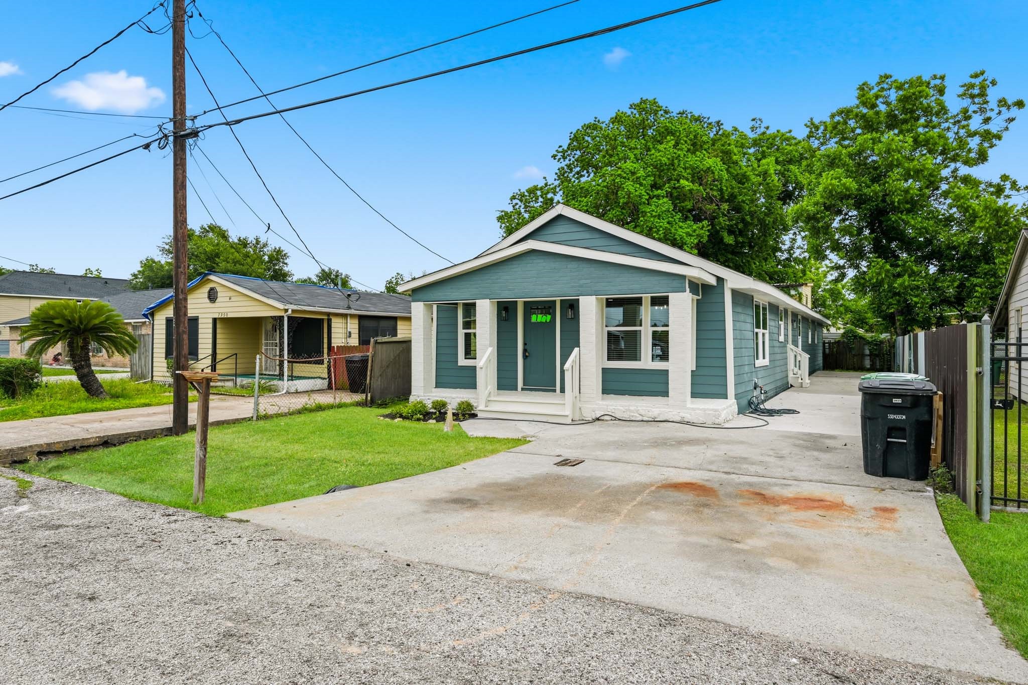 Listing photo 3