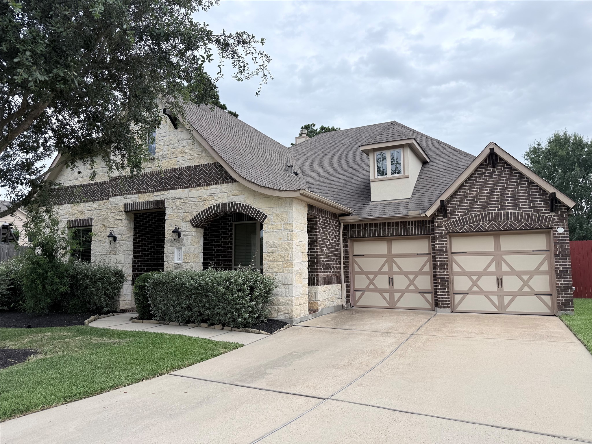 Listing photo 1