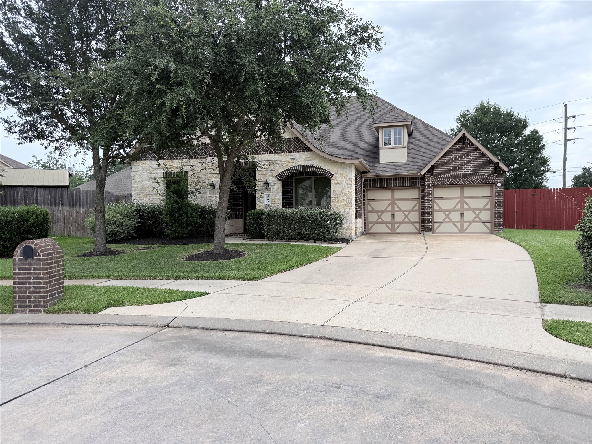 Listing photo 1