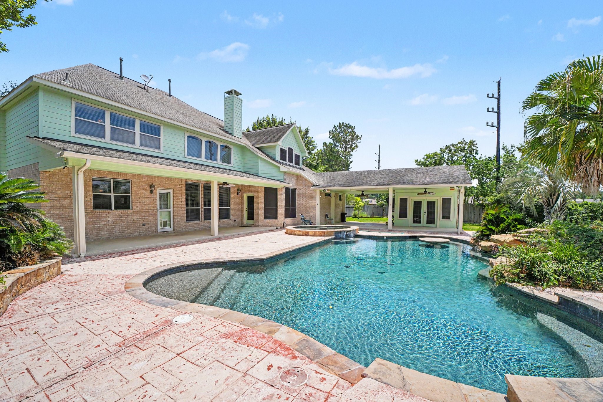 Listing photo 1