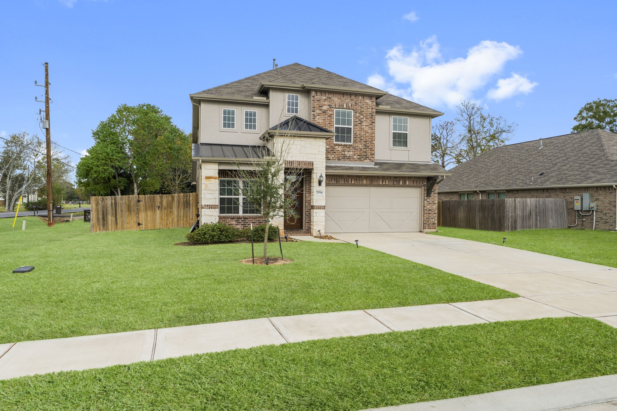 Listing photo 1
