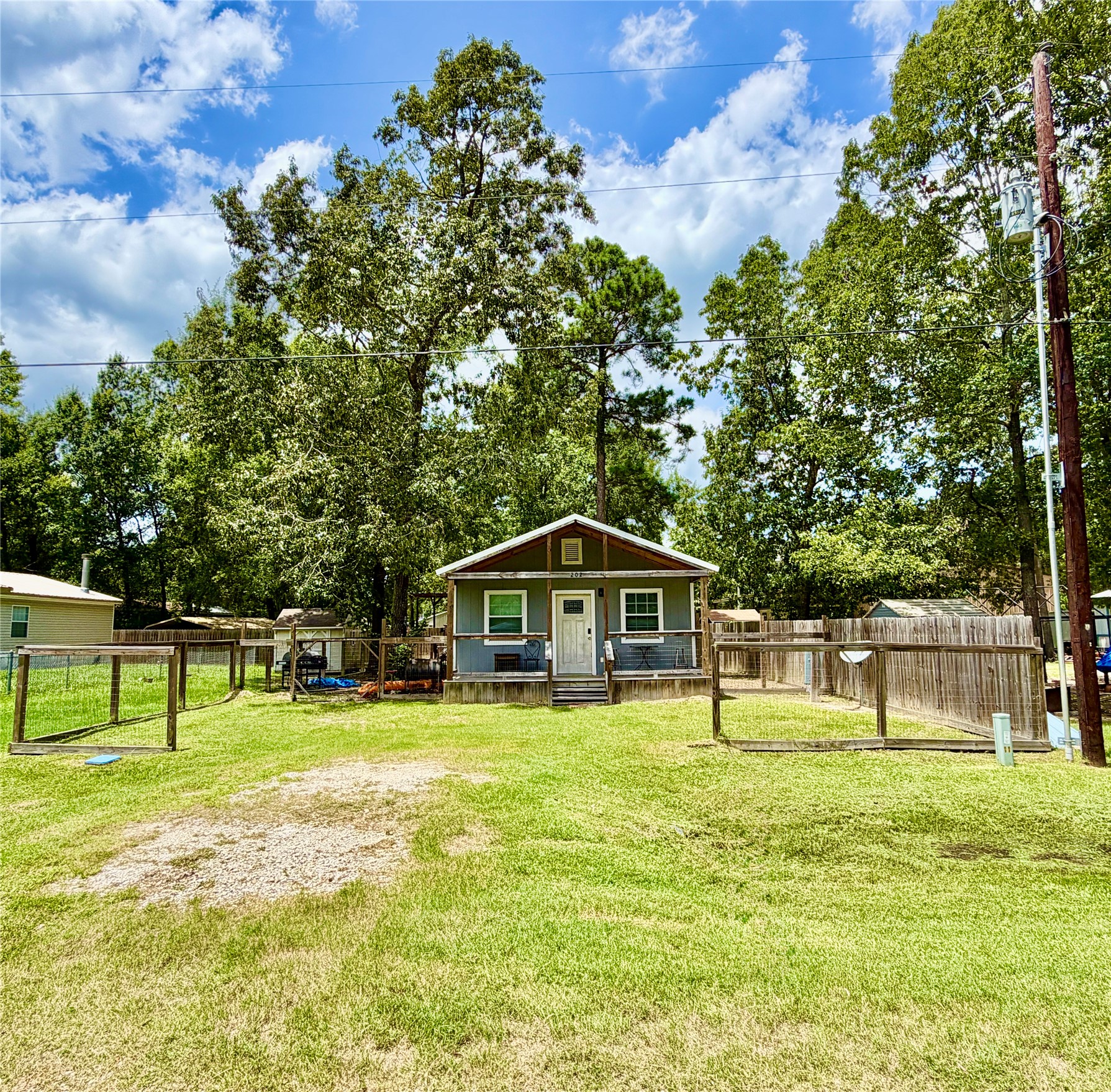 Listing photo 3