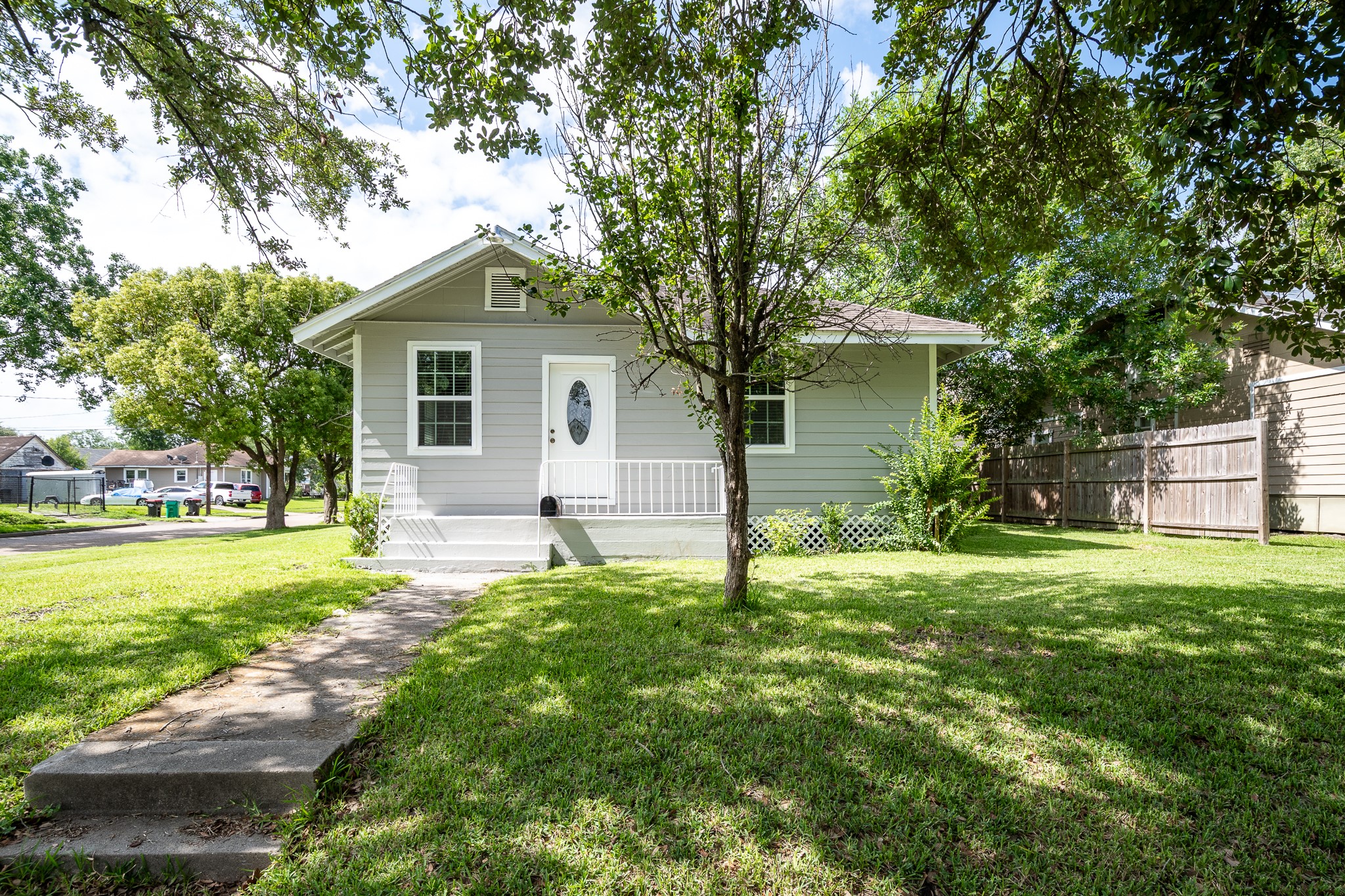 Listing photo 1