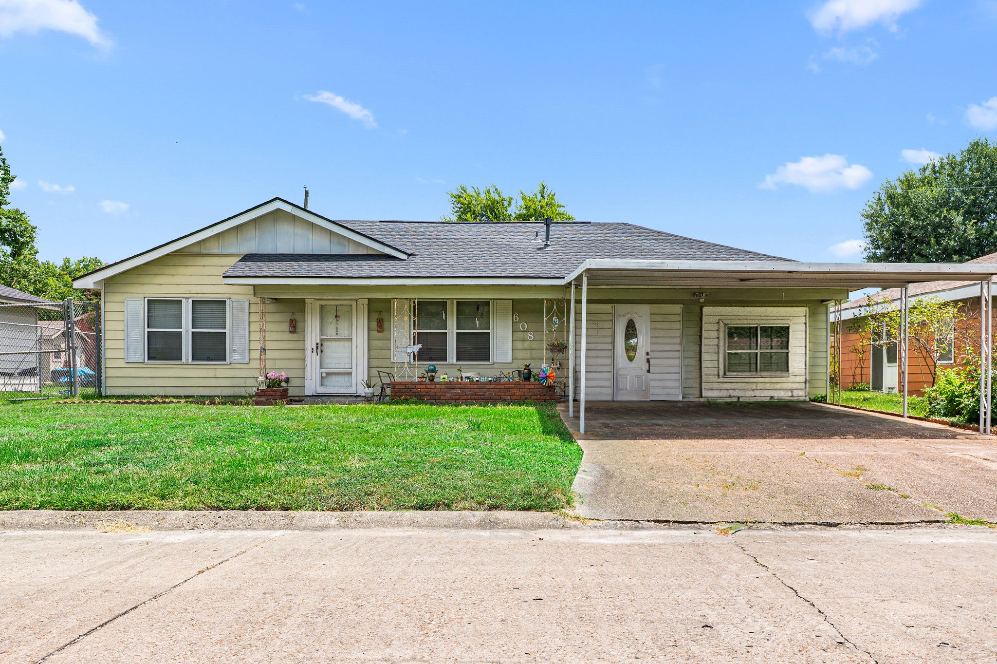 Listing photo 1