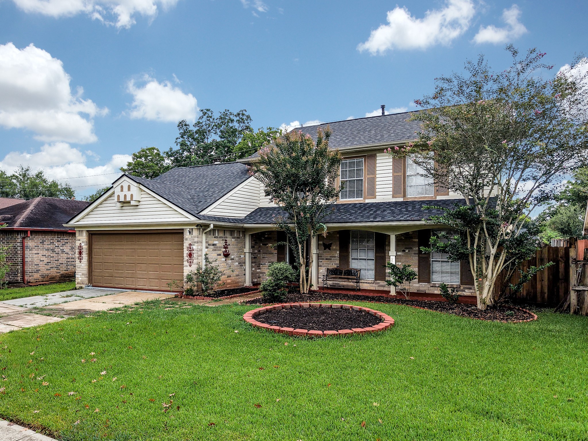 Listing photo 1