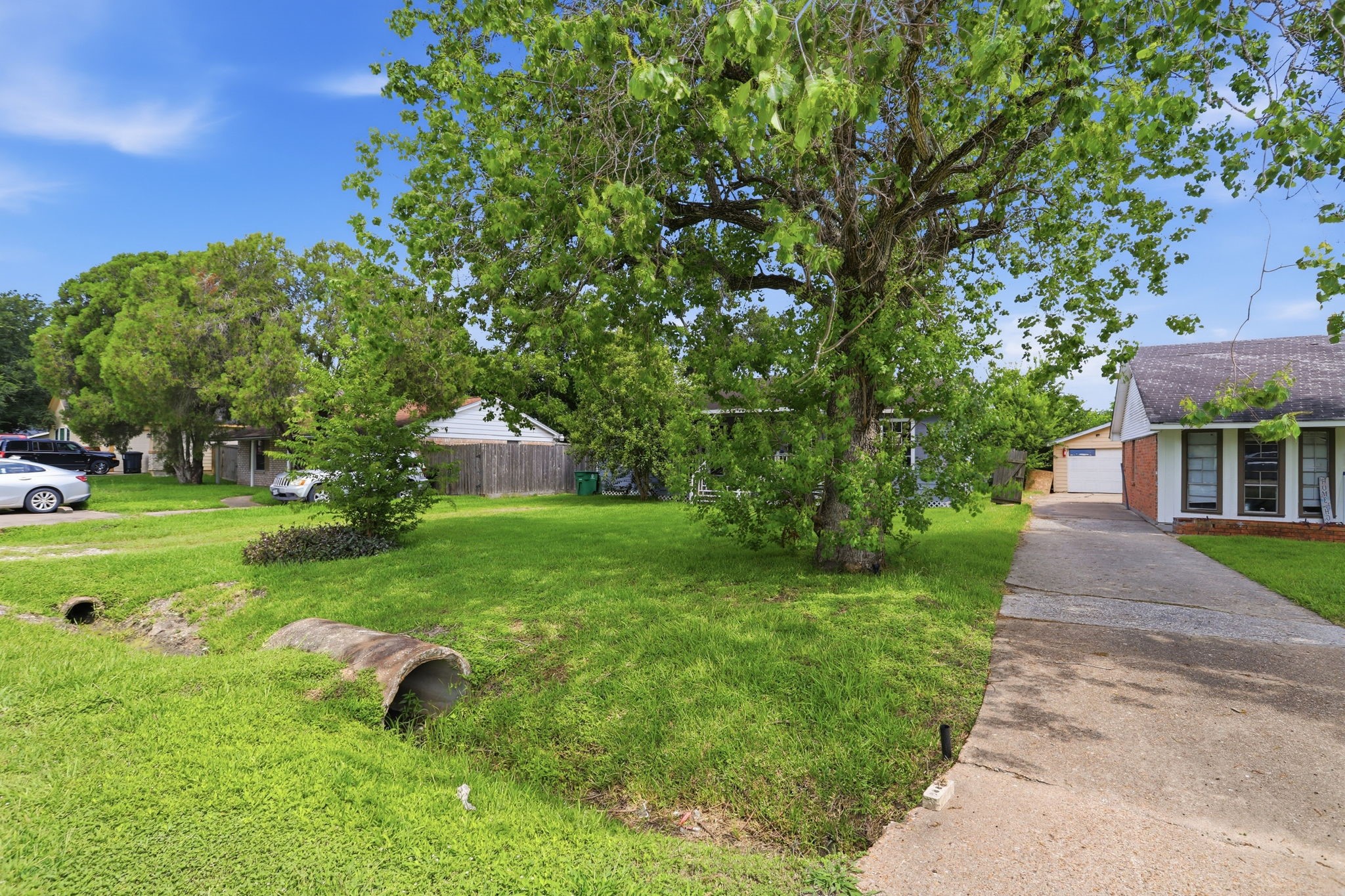 Listing photo 3