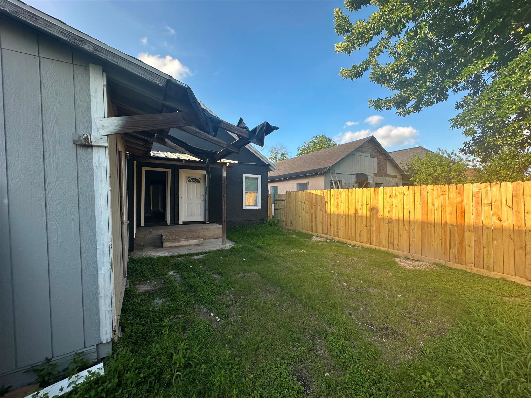 Listing photo 4