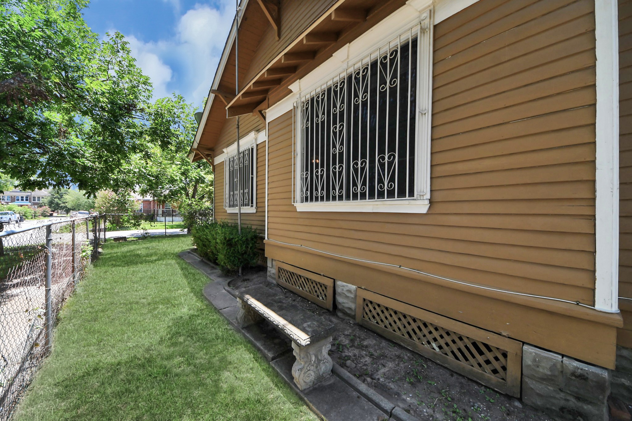 Listing photo 5