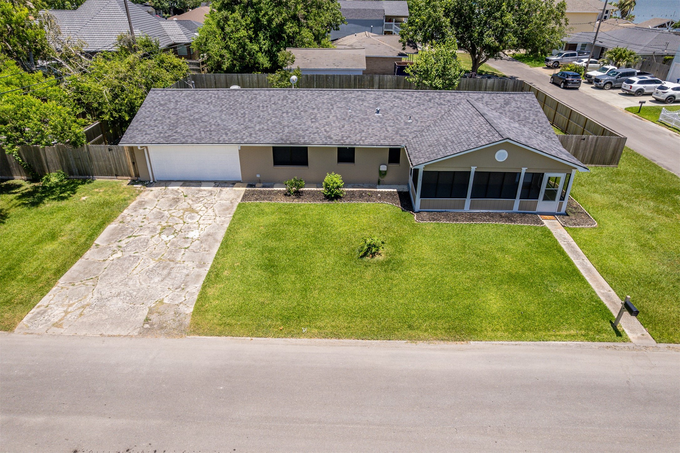 Listing photo 1