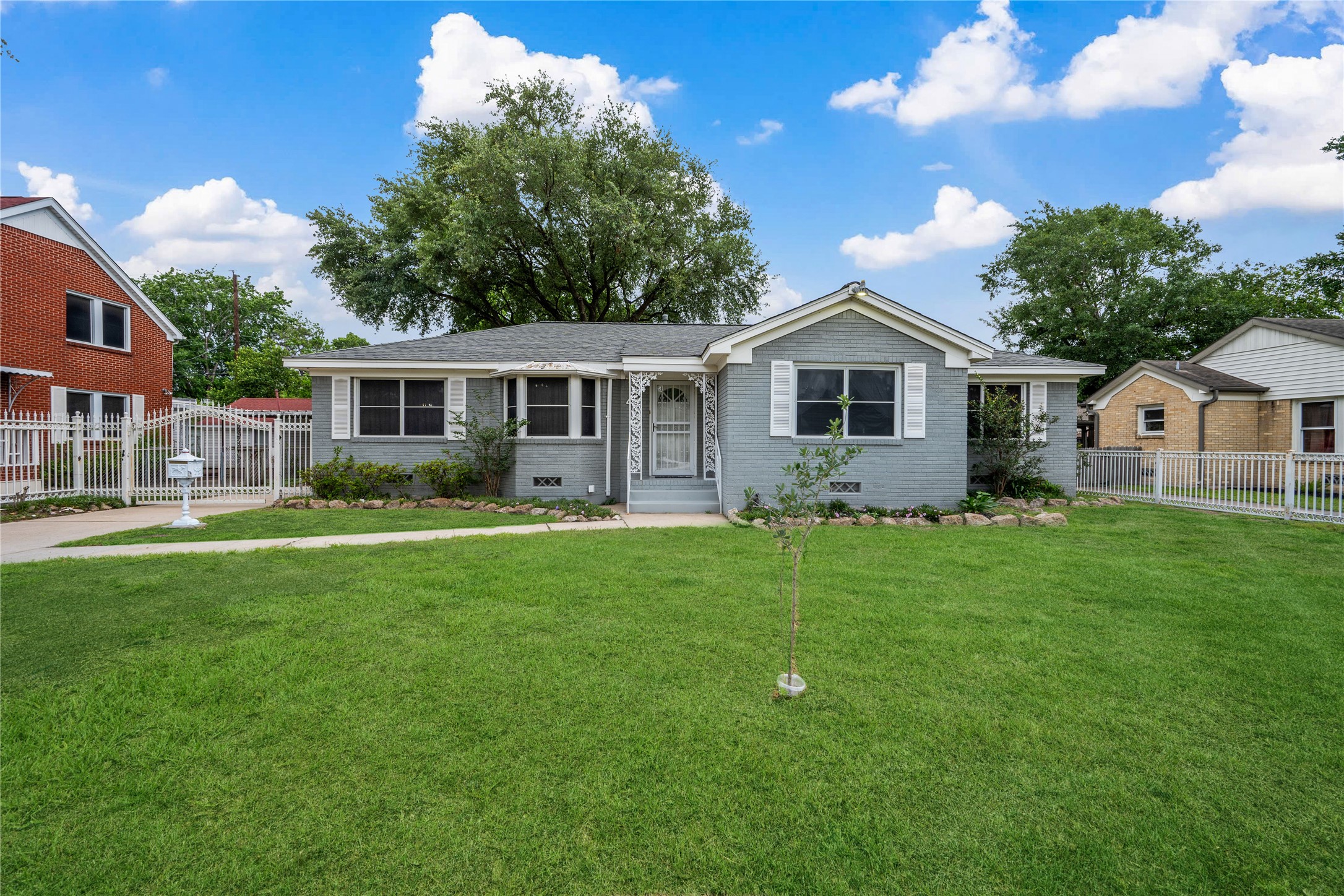 Listing photo 1