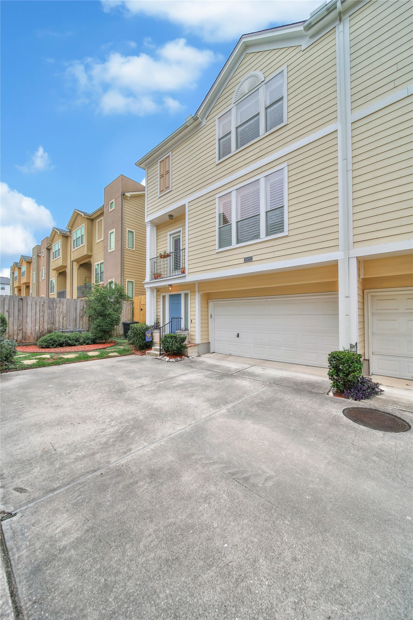 Listing photo 5
