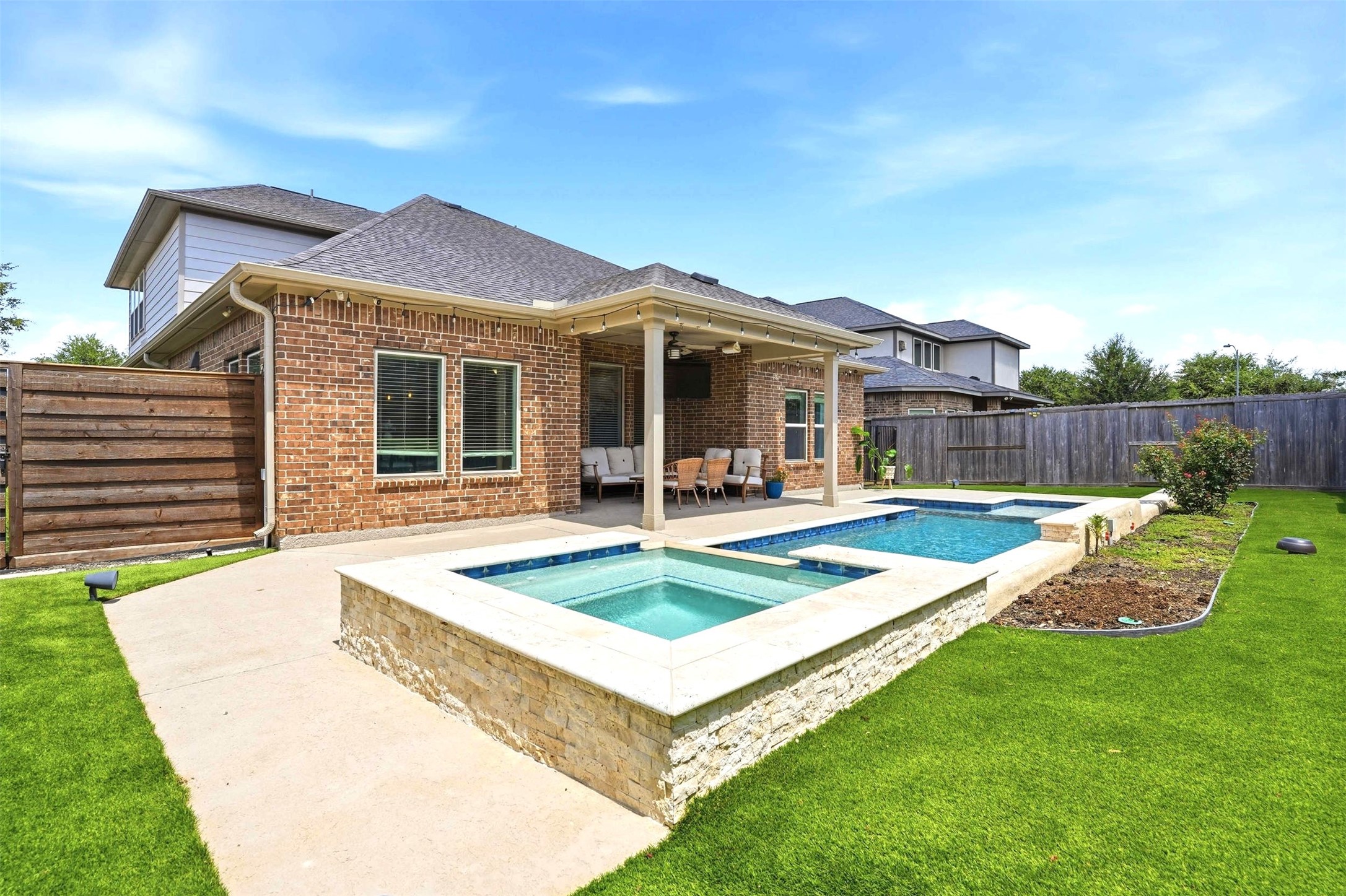 Listing photo 4