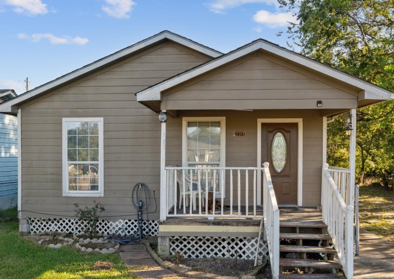 Listing photo 1