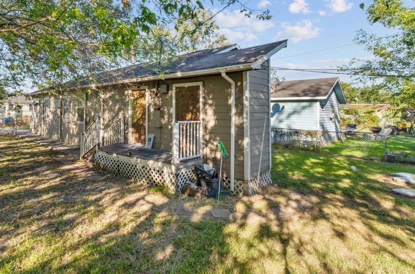 Listing photo 3