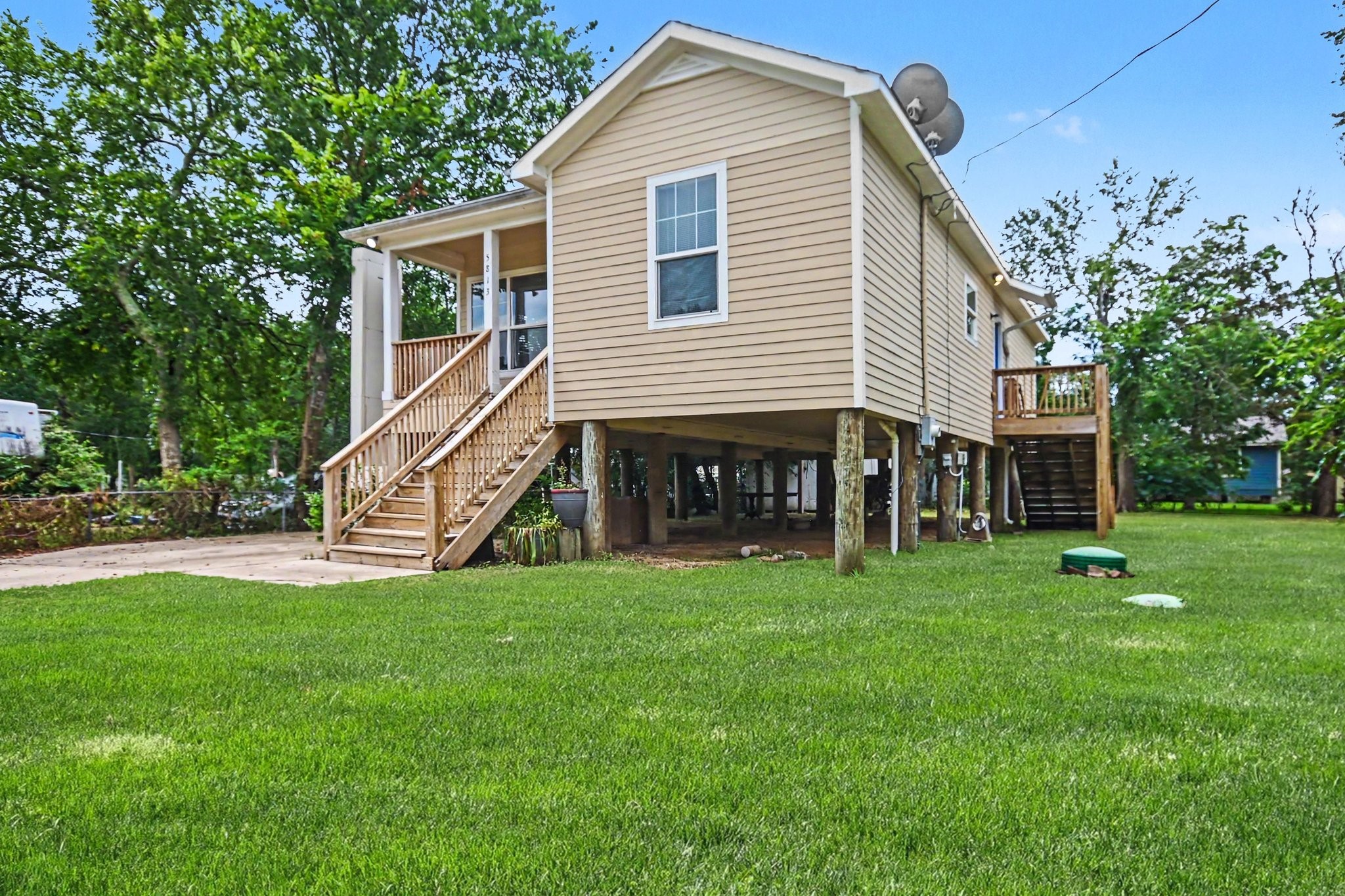 Listing photo 2