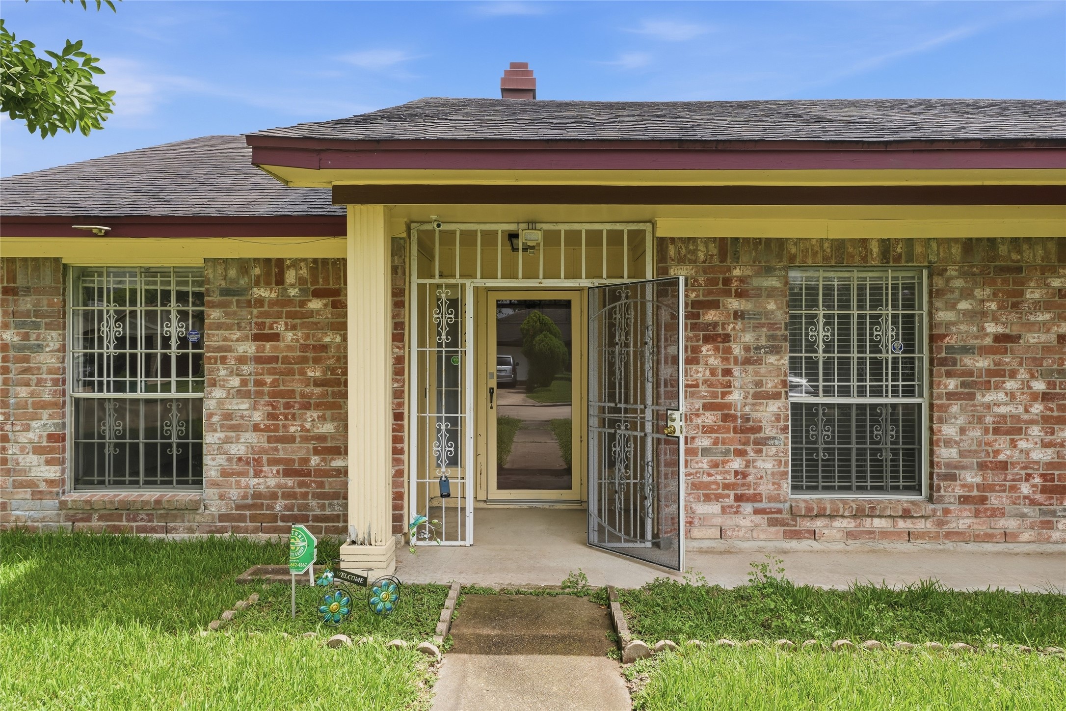 Listing photo 3