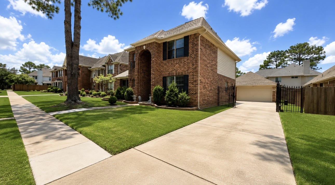 Listing photo 2