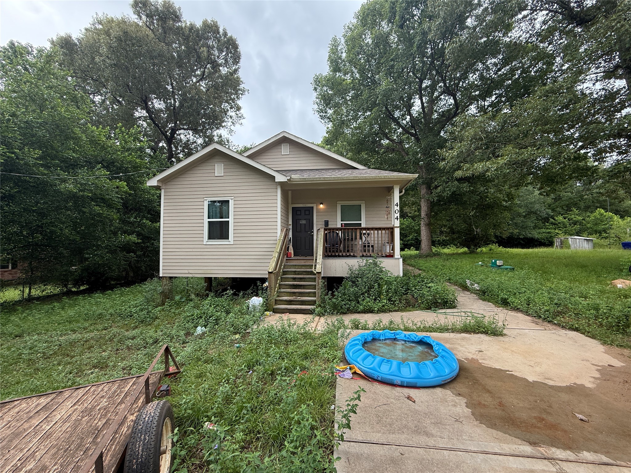 Listing photo 2