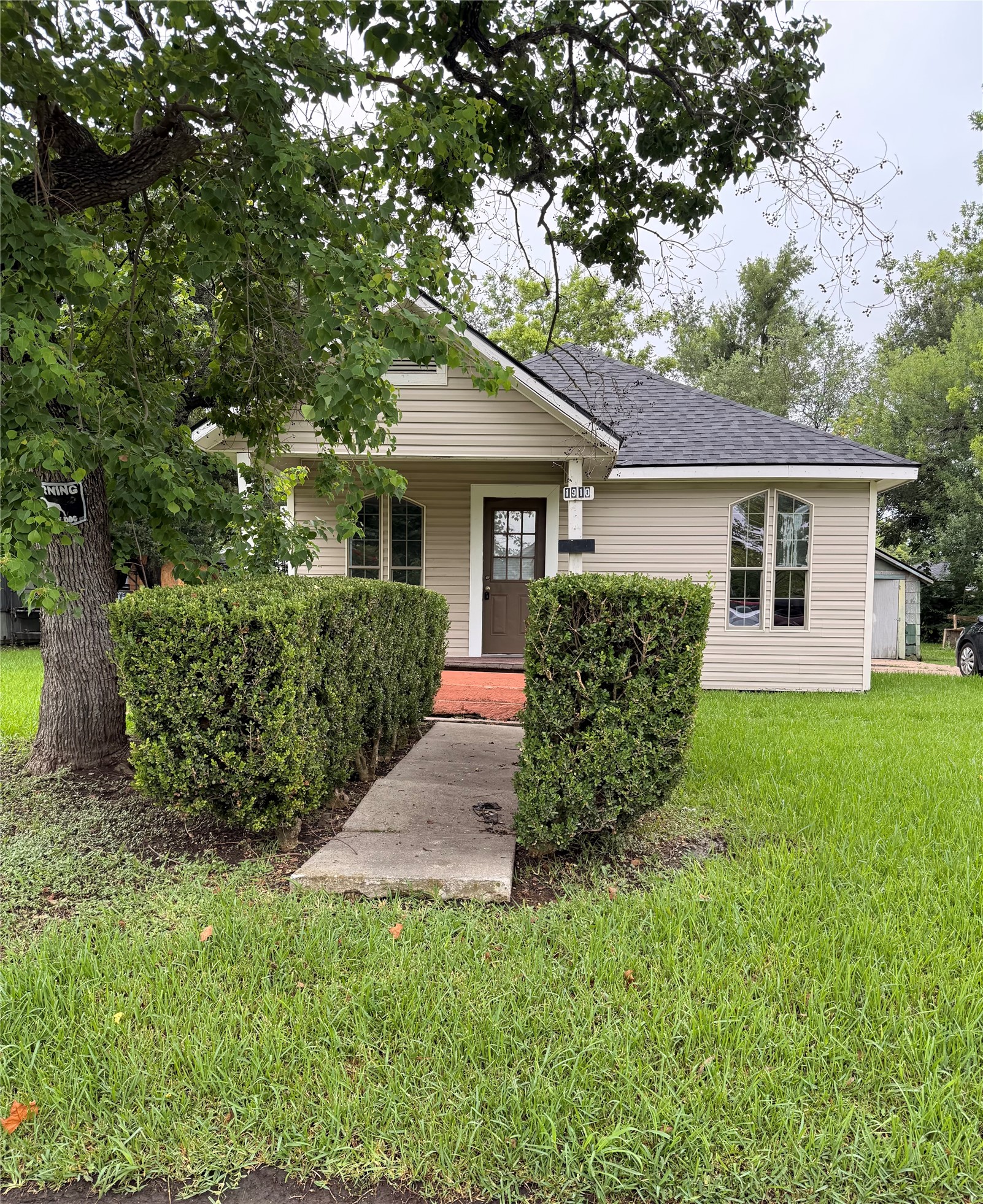 Listing photo 1